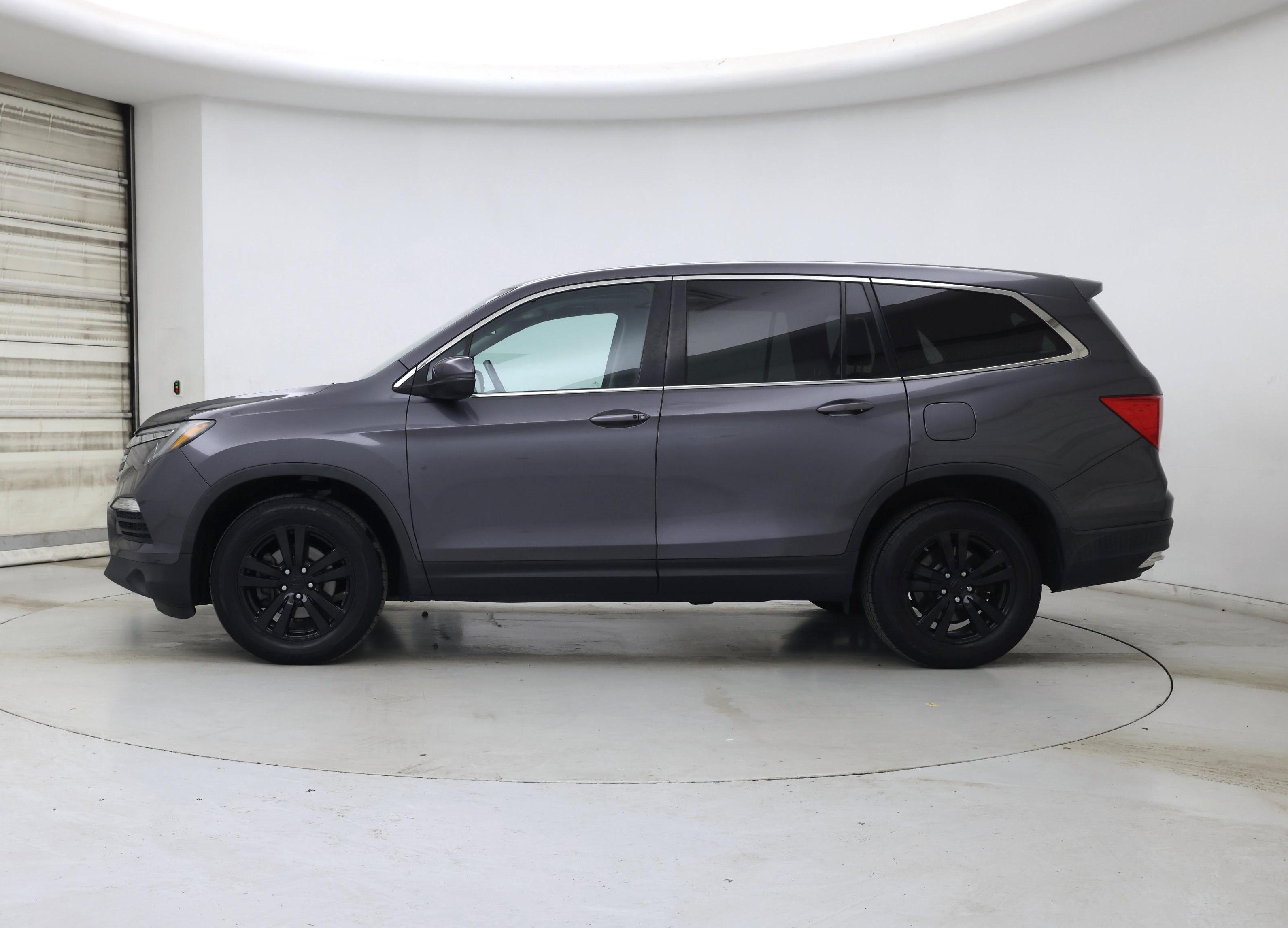 Thumbnail: 2018 Honda Pilot - 3