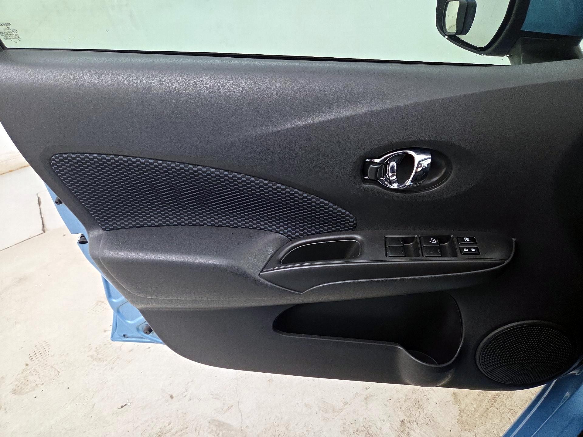 Thumbnail: 2015 Nissan Versa Note - 12