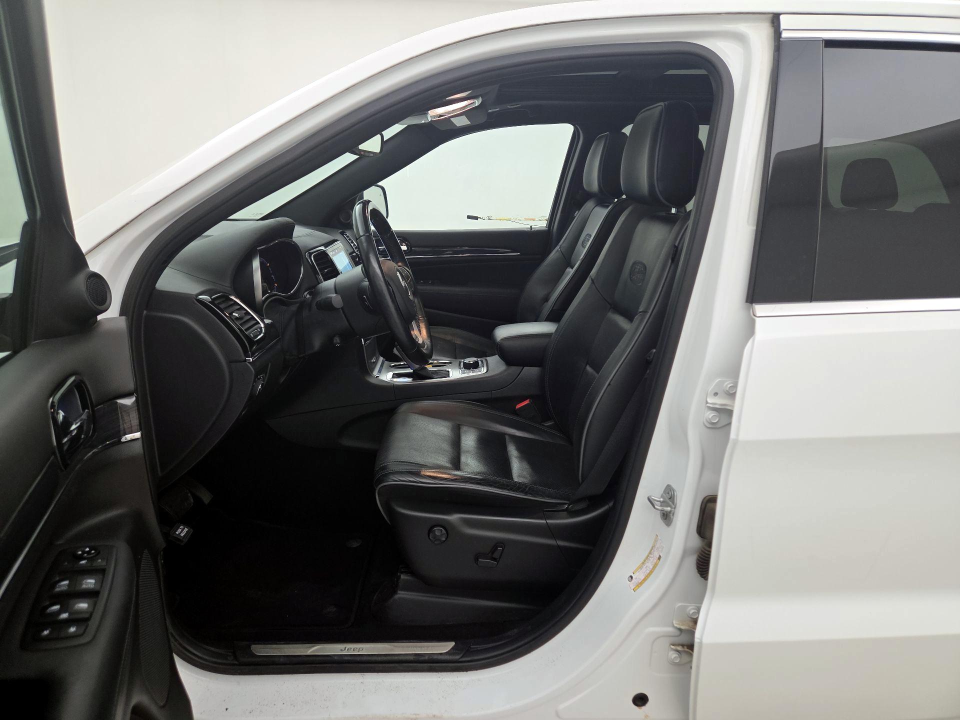 Thumbnail: 2020 Jeep Grand Cherokee - 11