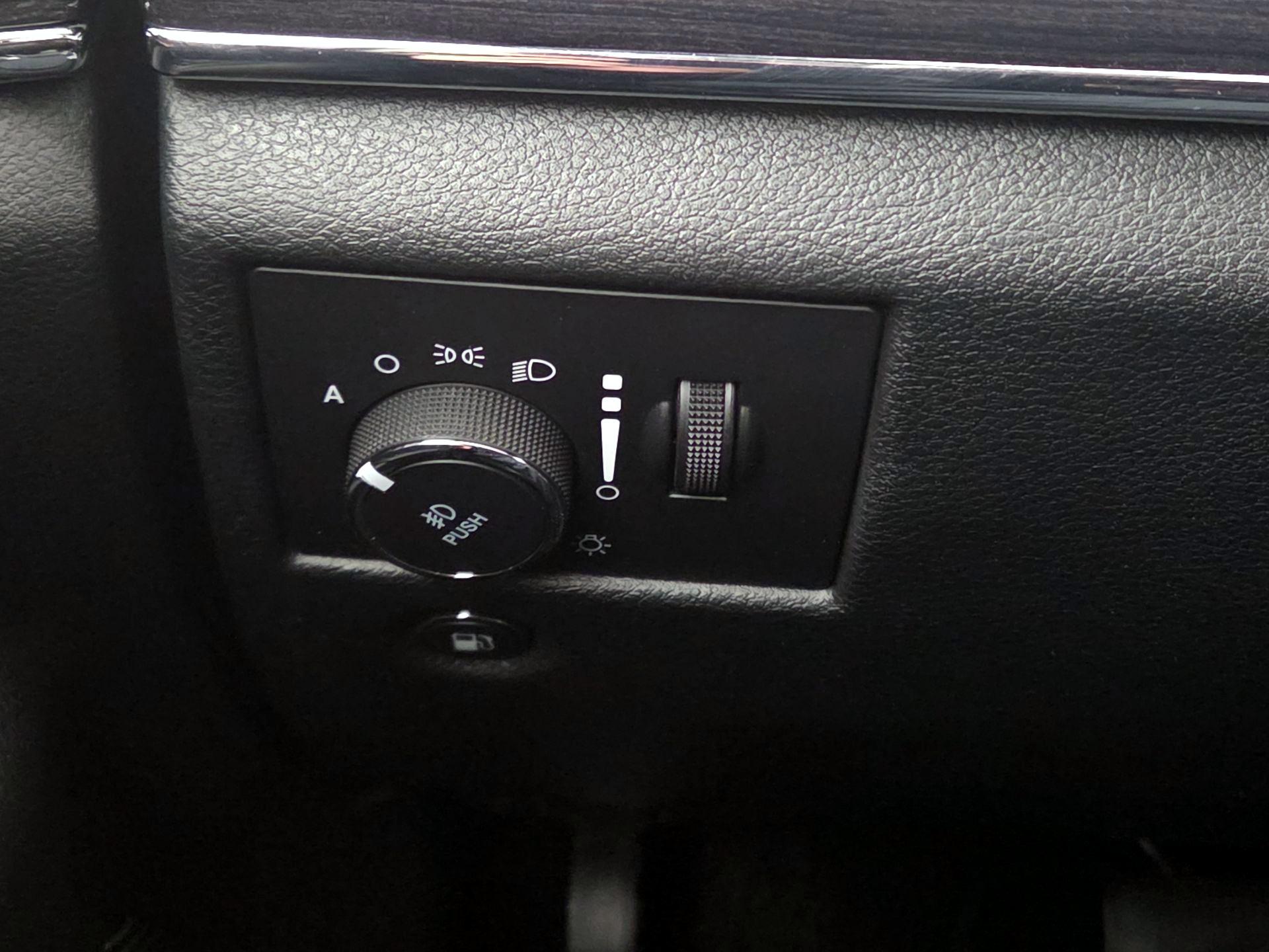 Thumbnail: 2020 Jeep Grand Cherokee - 13