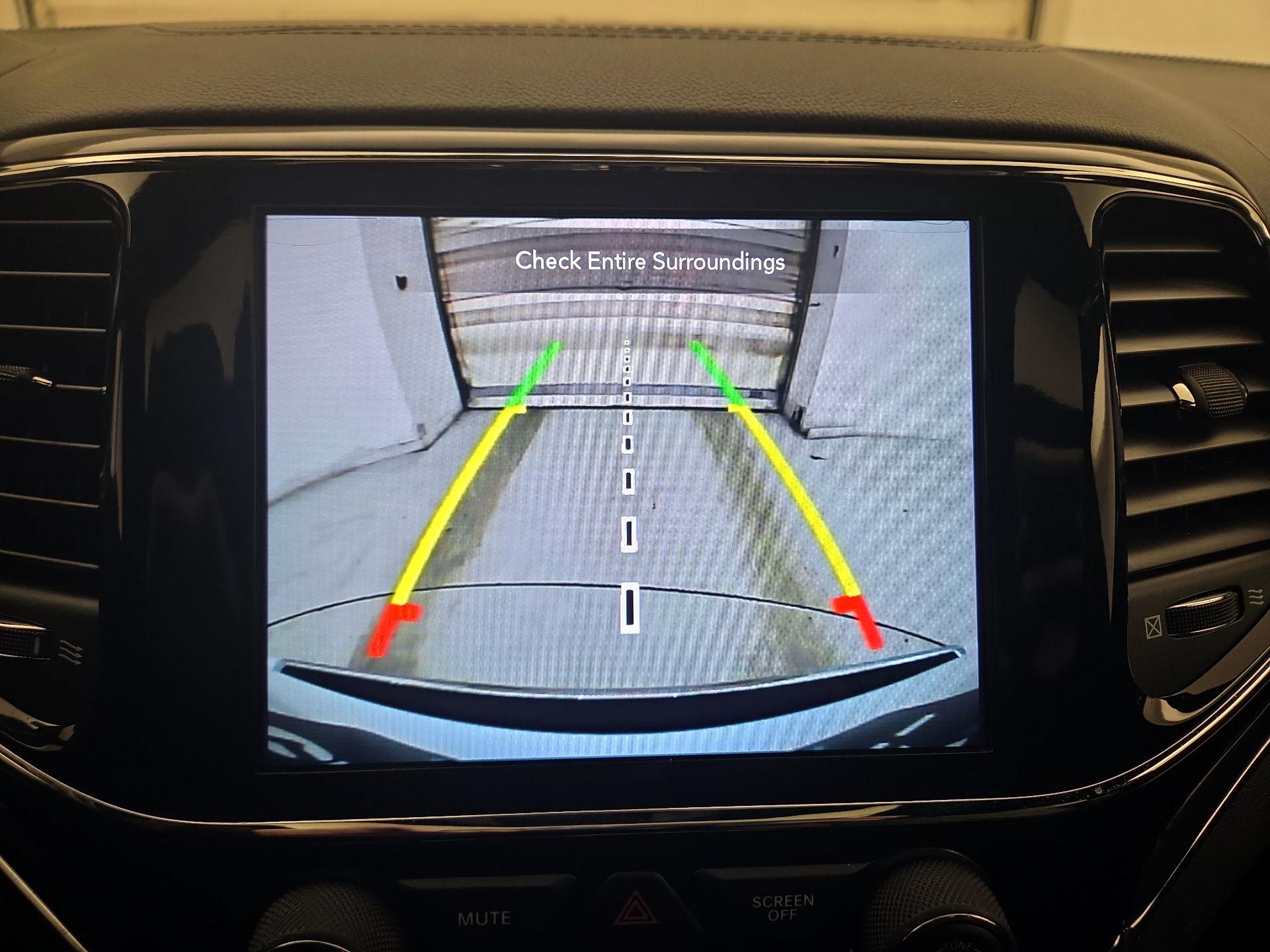 Thumbnail: 2020 Jeep Grand Cherokee - 15