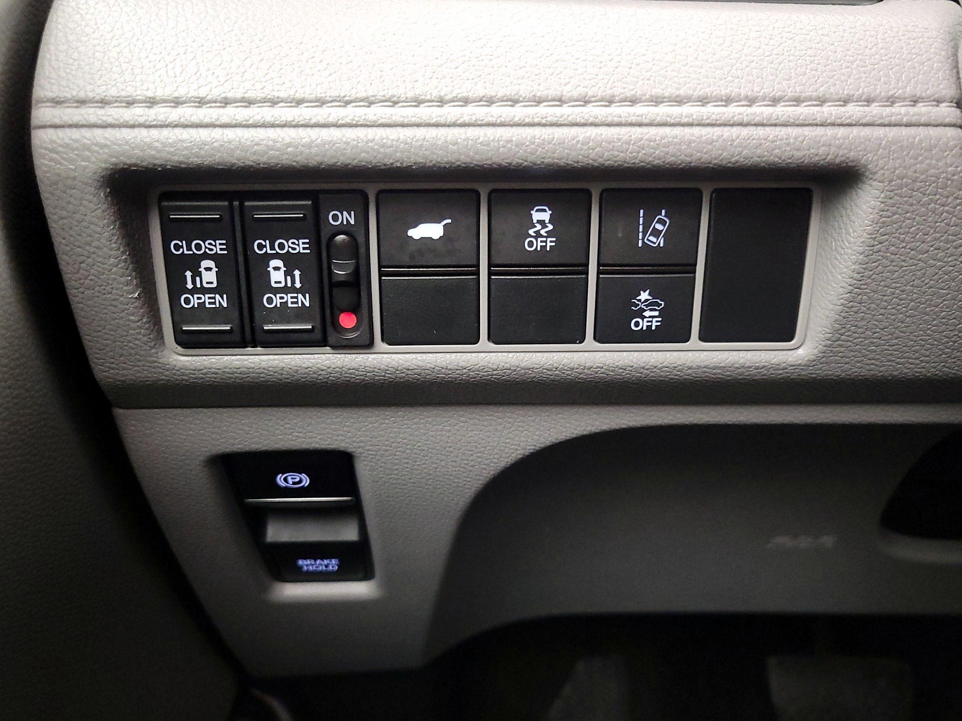 Thumbnail: 2019 Honda Odyssey - 13