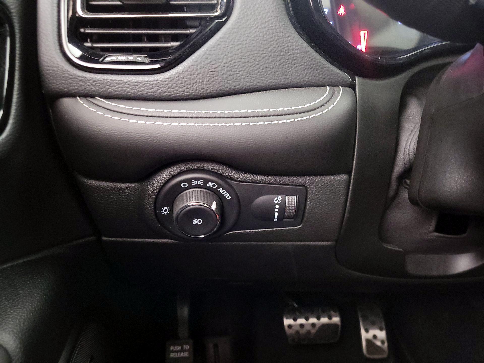 Thumbnail: 2022 Dodge Durango - 13