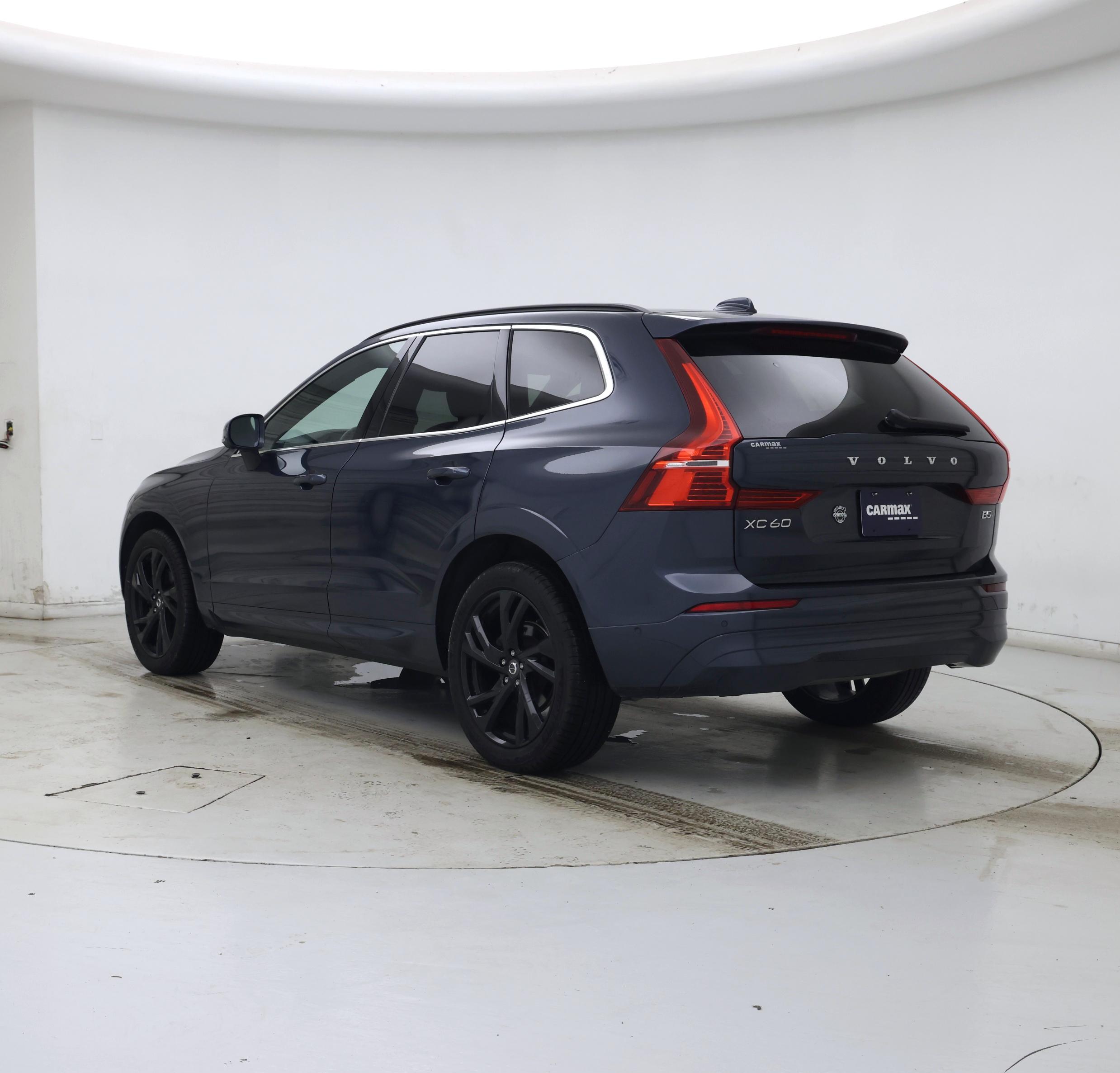 Thumbnail: 2022 Volvo XC60 - 2