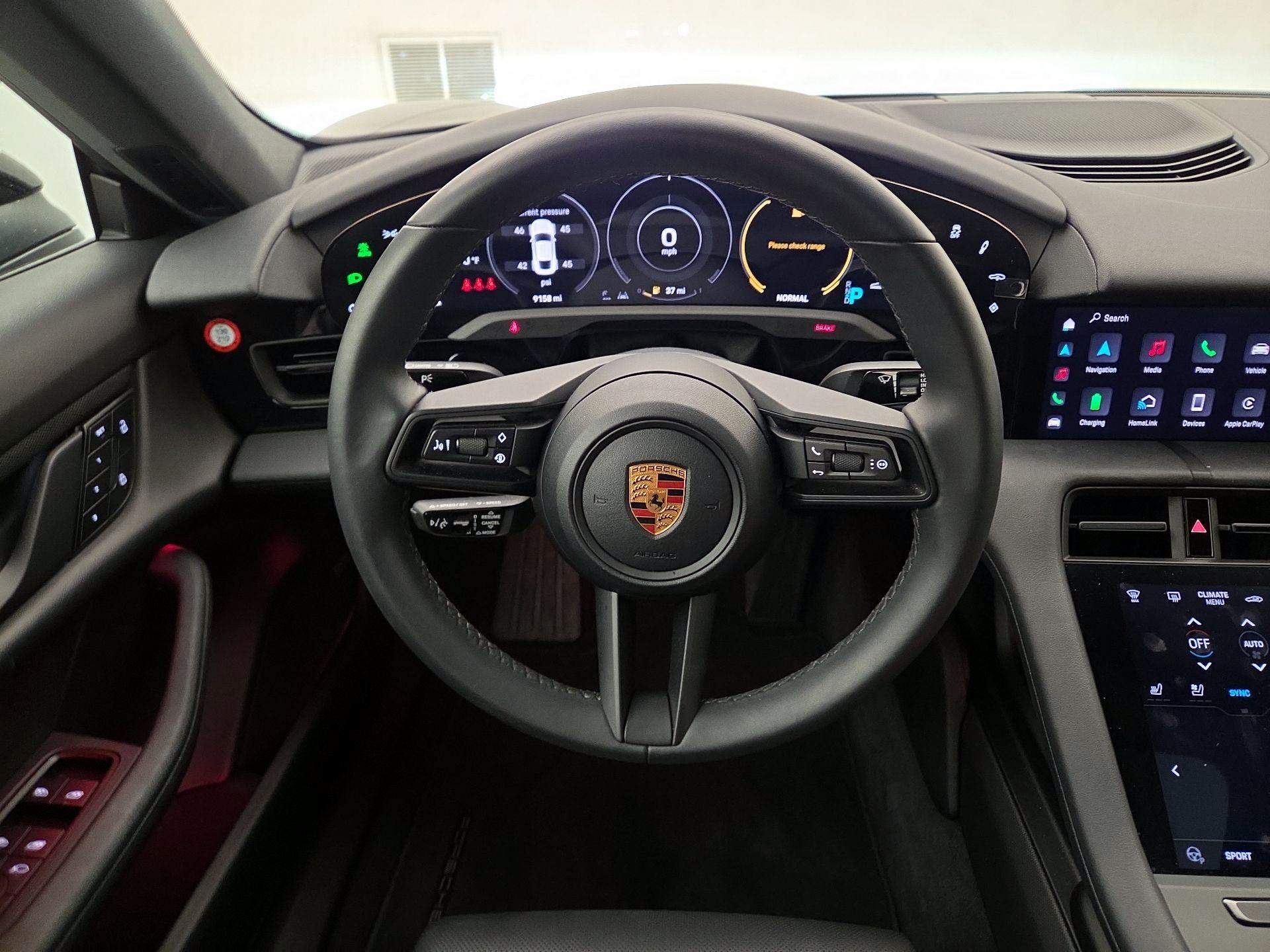 Thumbnail: 2022 Porsche Taycan - 10