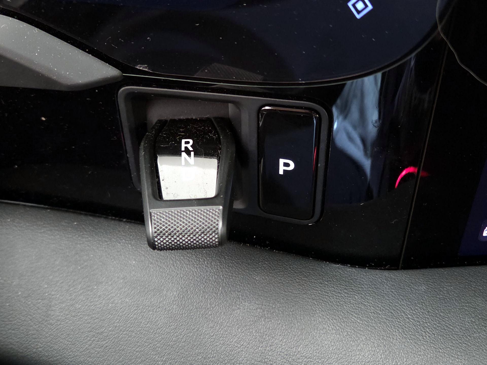 Thumbnail: 2022 Porsche Taycan - 16