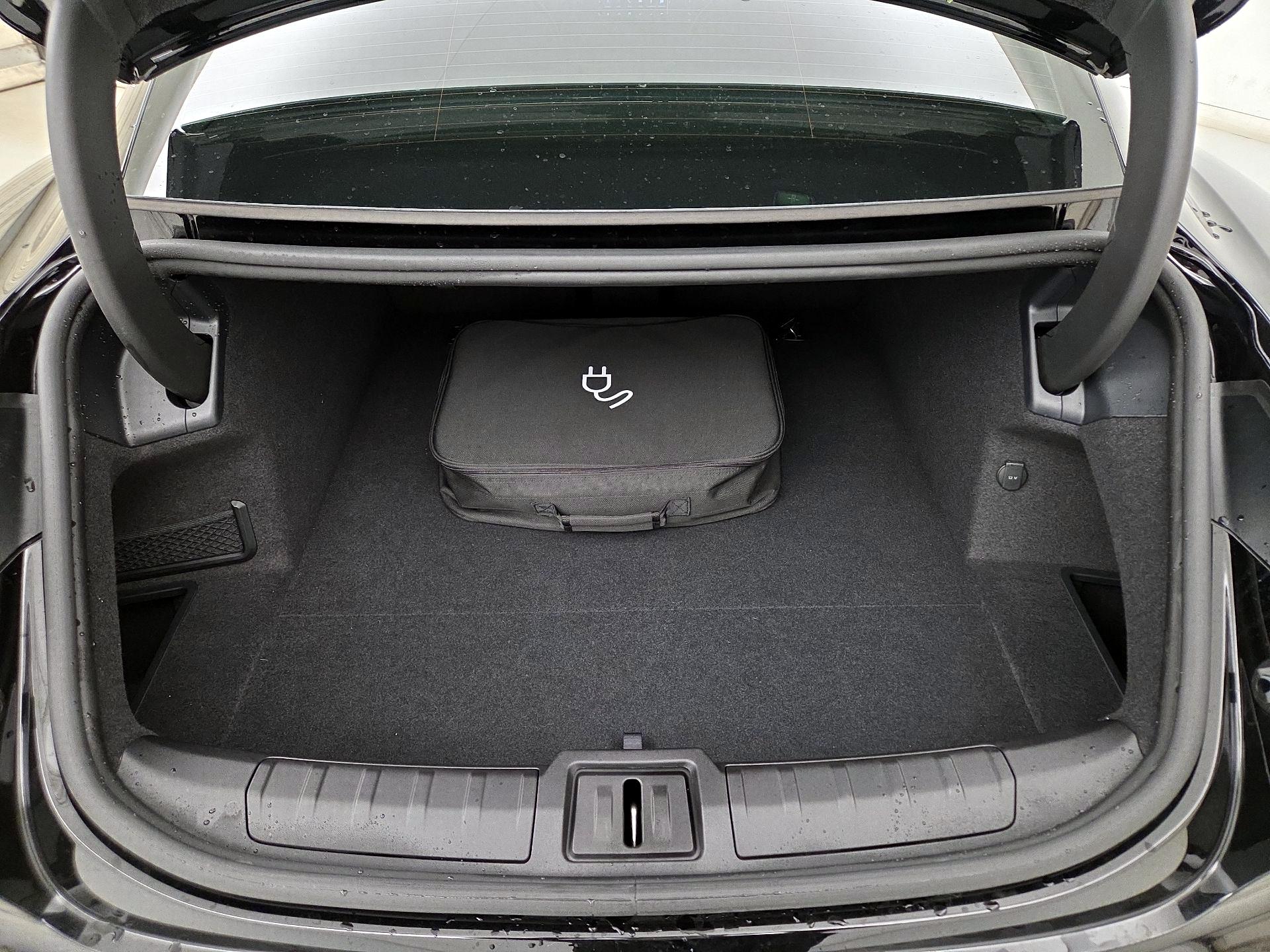 Thumbnail: 2022 Porsche Taycan - 20