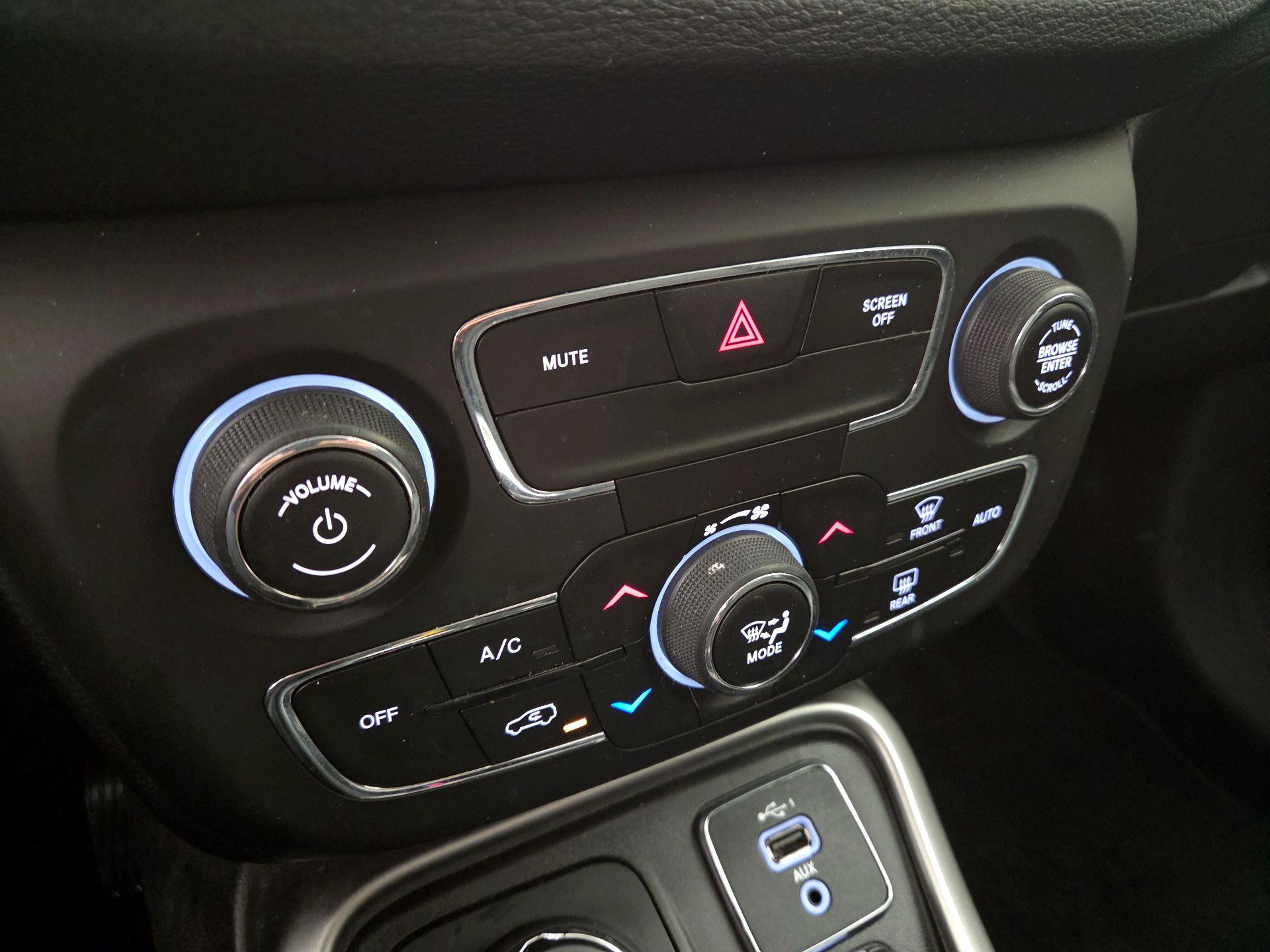 Thumbnail: 2020 Jeep Compass - 16