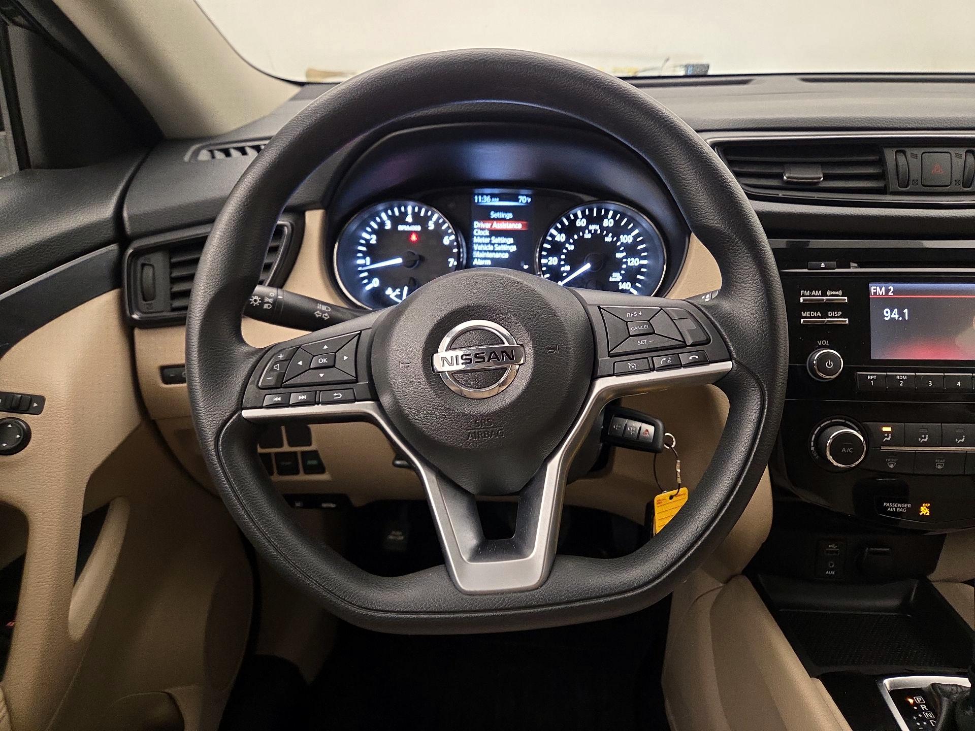 Thumbnail: 2017 Nissan Rogue - 10