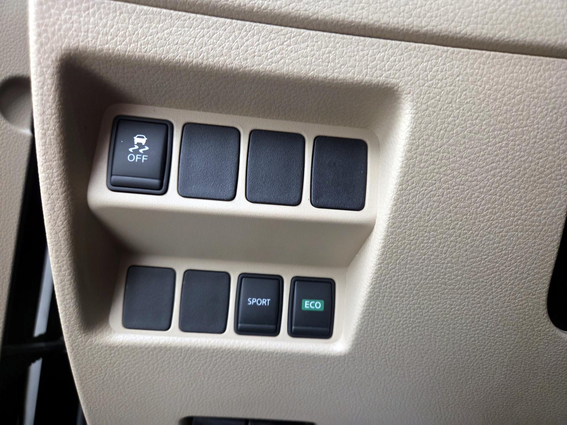 Thumbnail: 2017 Nissan Rogue - 13