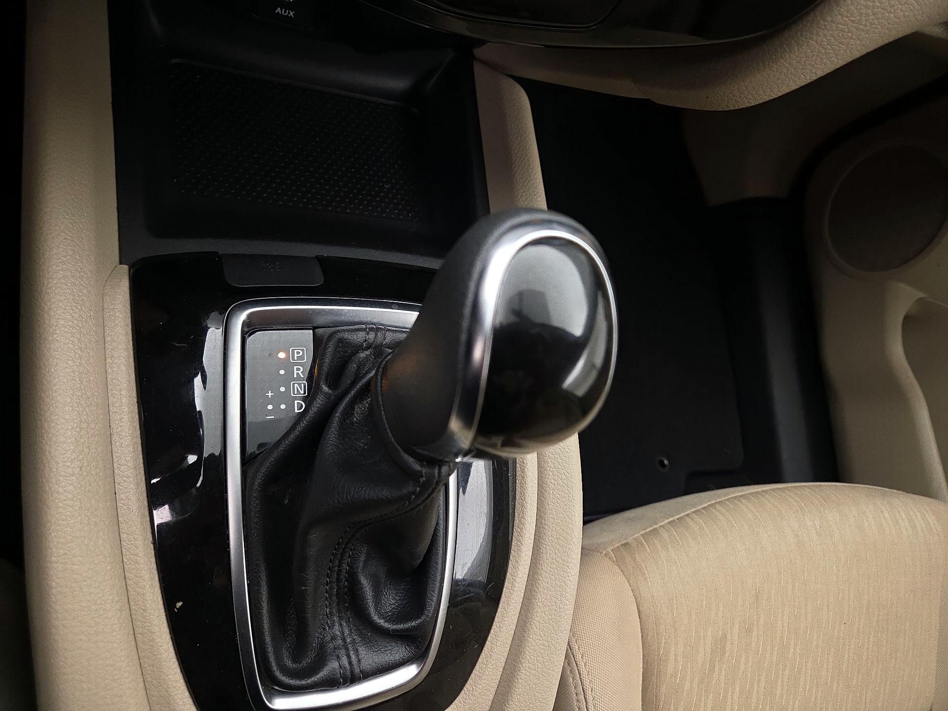 Thumbnail: 2017 Nissan Rogue - 17