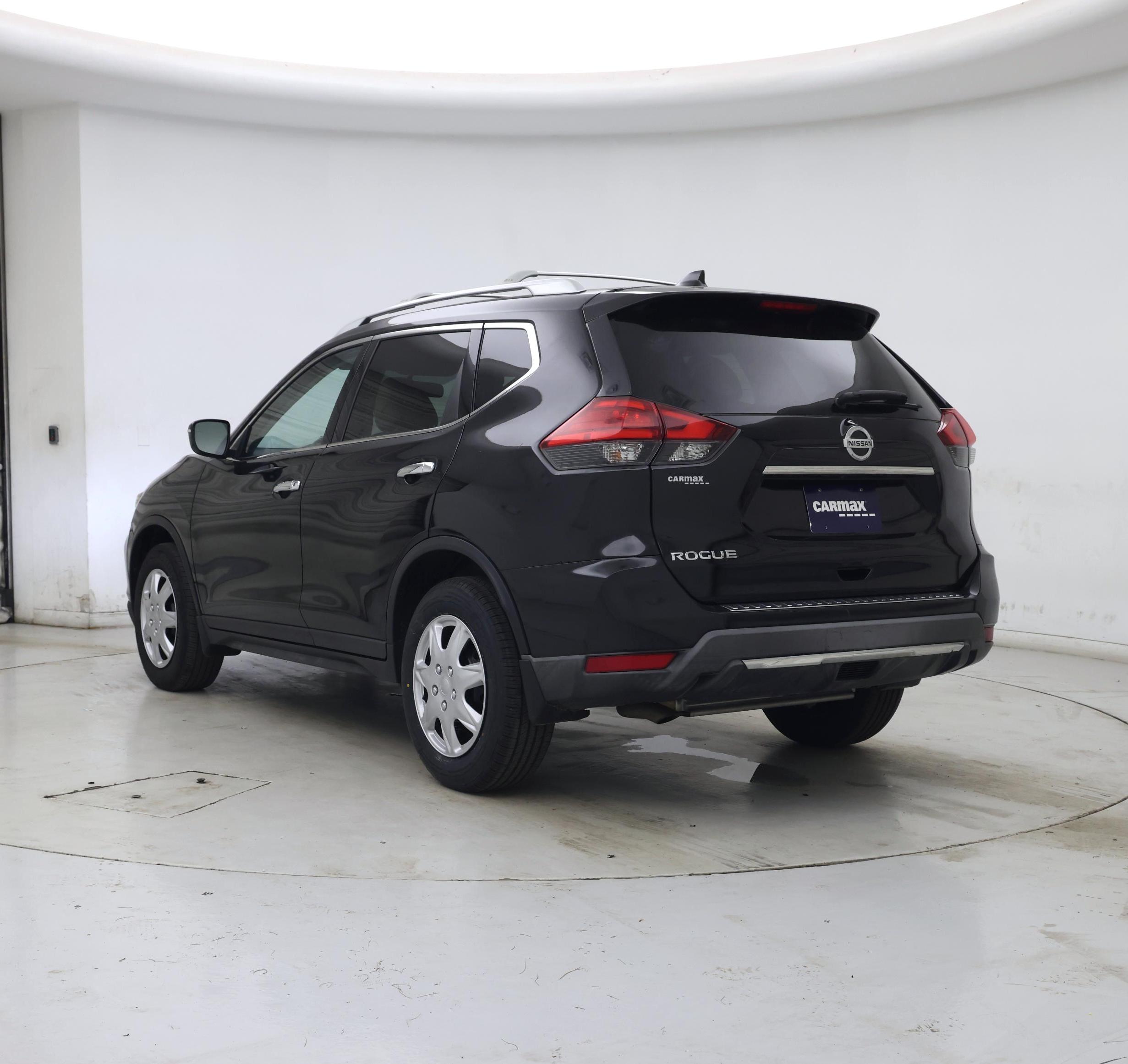 Thumbnail: 2017 Nissan Rogue - 2