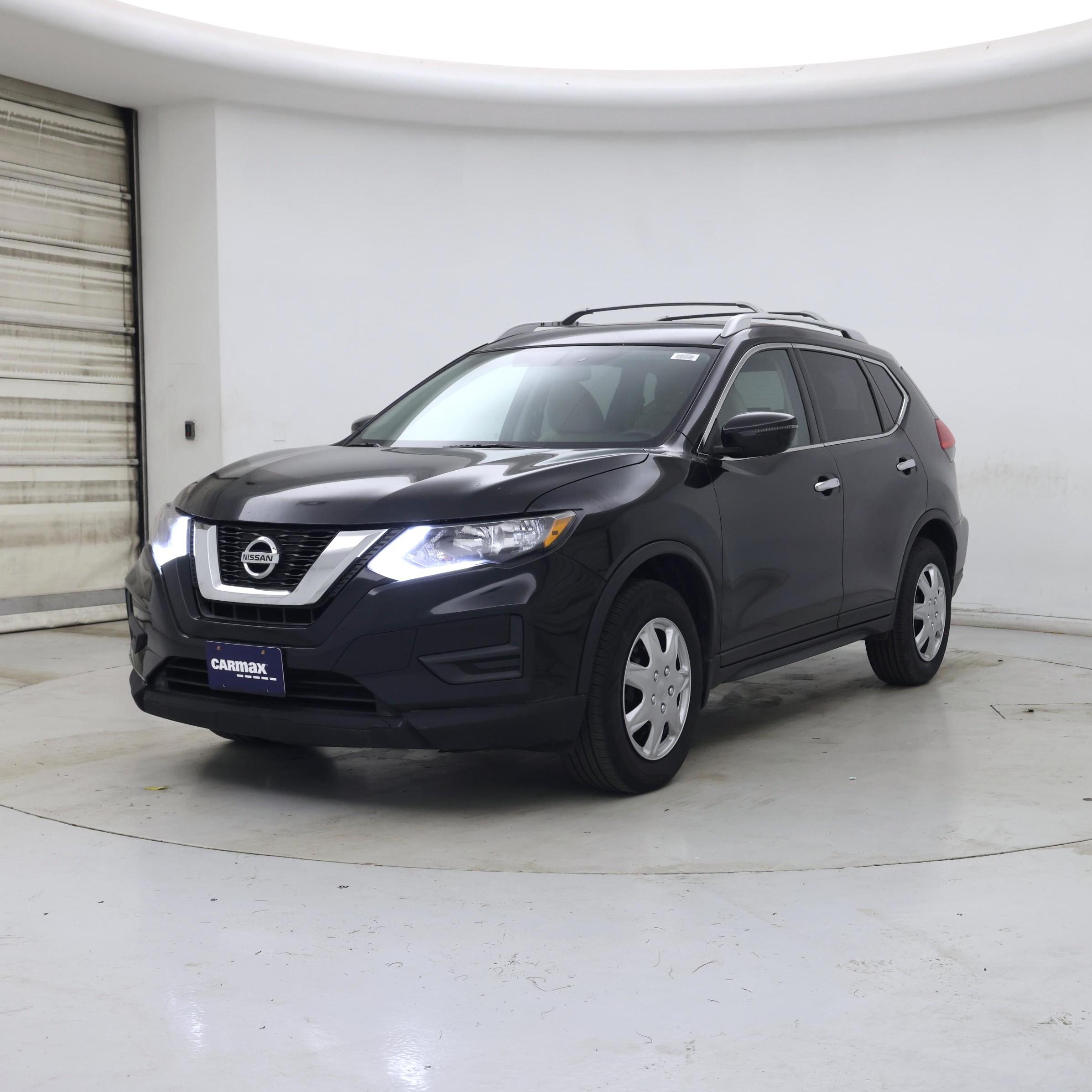 Thumbnail: 2017 Nissan Rogue - 4