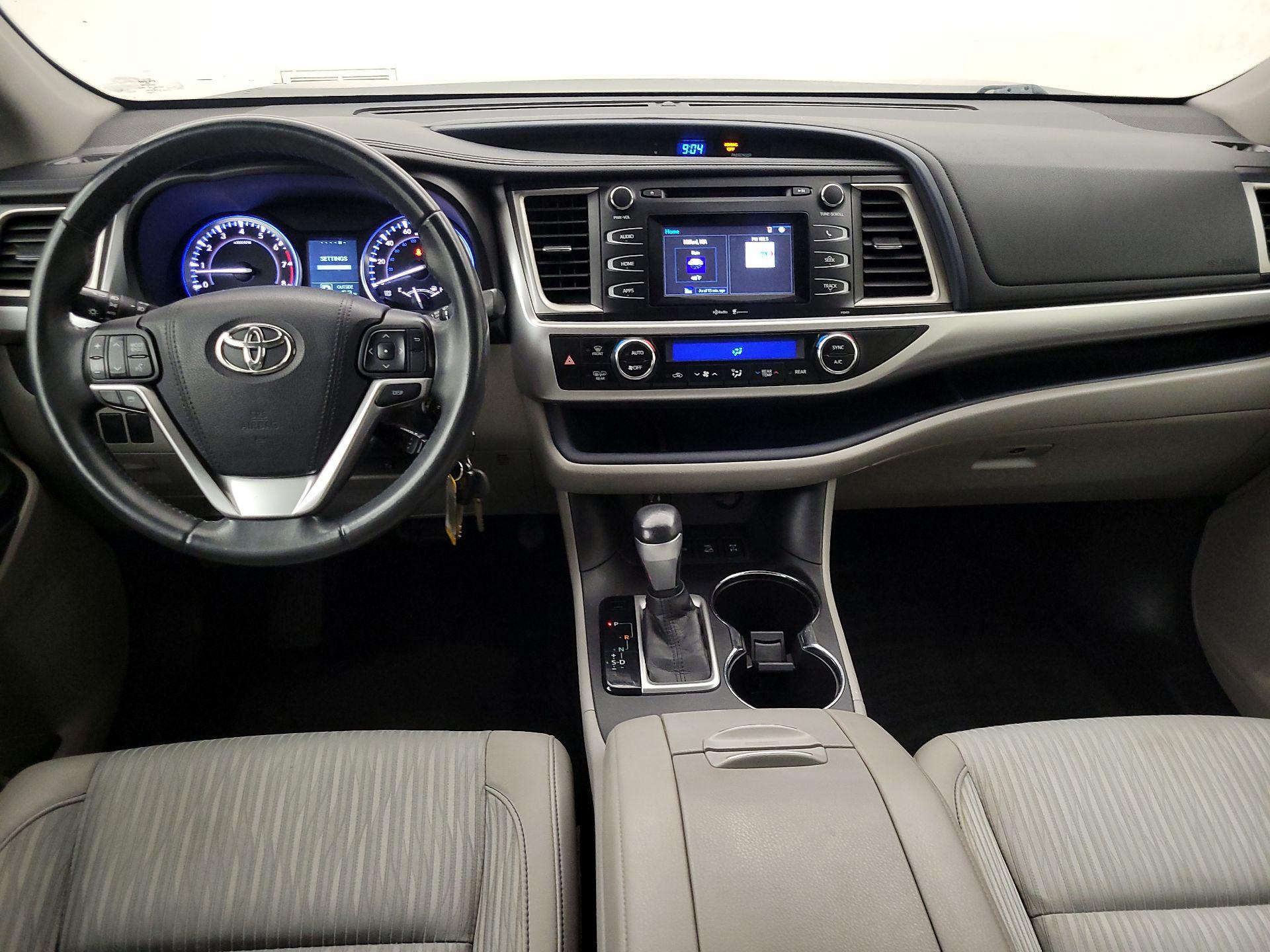 Thumbnail: 2015 Toyota Highlander - 9