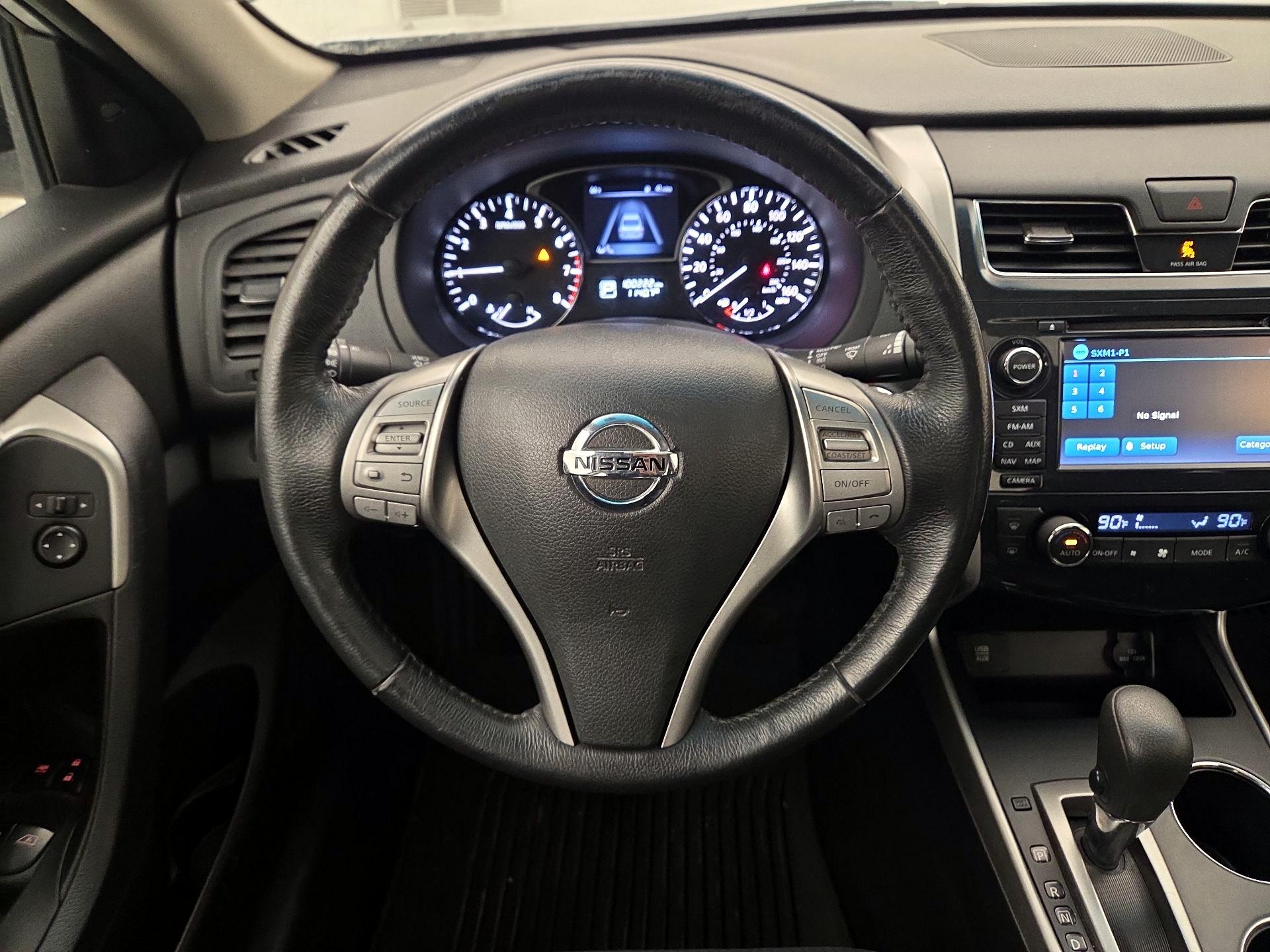 Thumbnail: 2015 Nissan Altima - 10