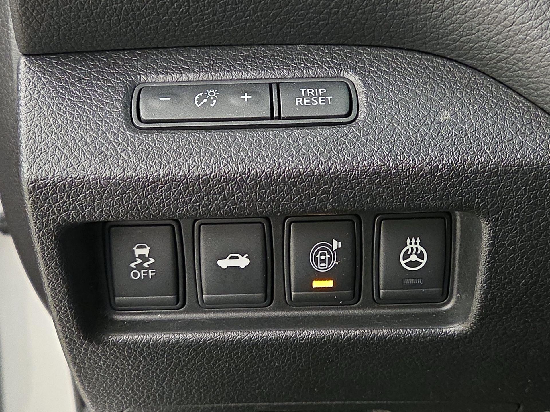 Thumbnail: 2015 Nissan Altima - 13