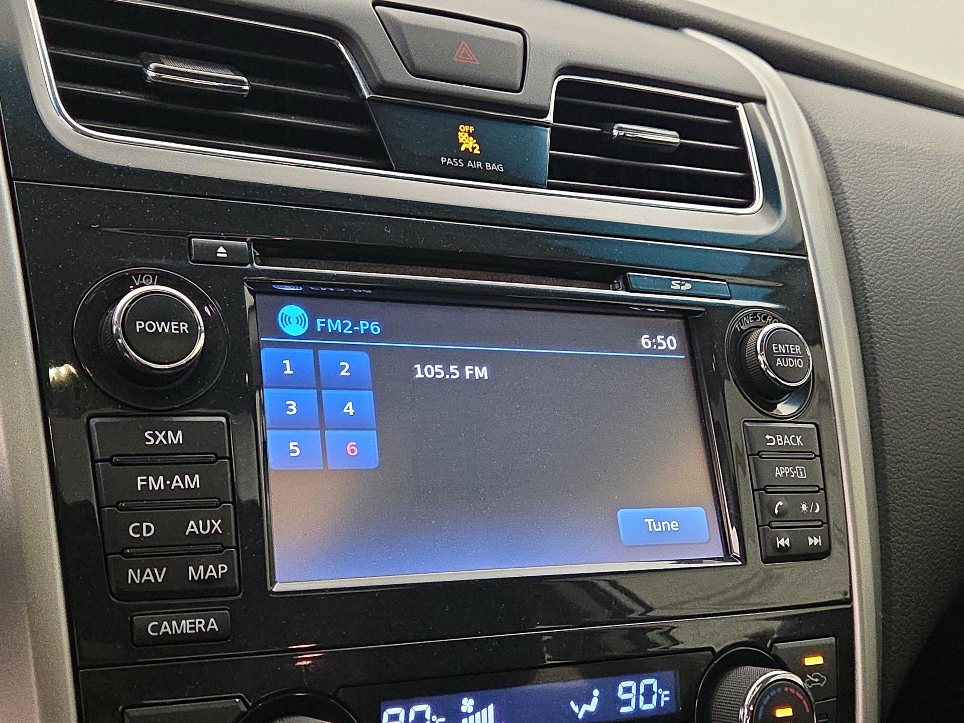 Thumbnail: 2015 Nissan Altima - 15