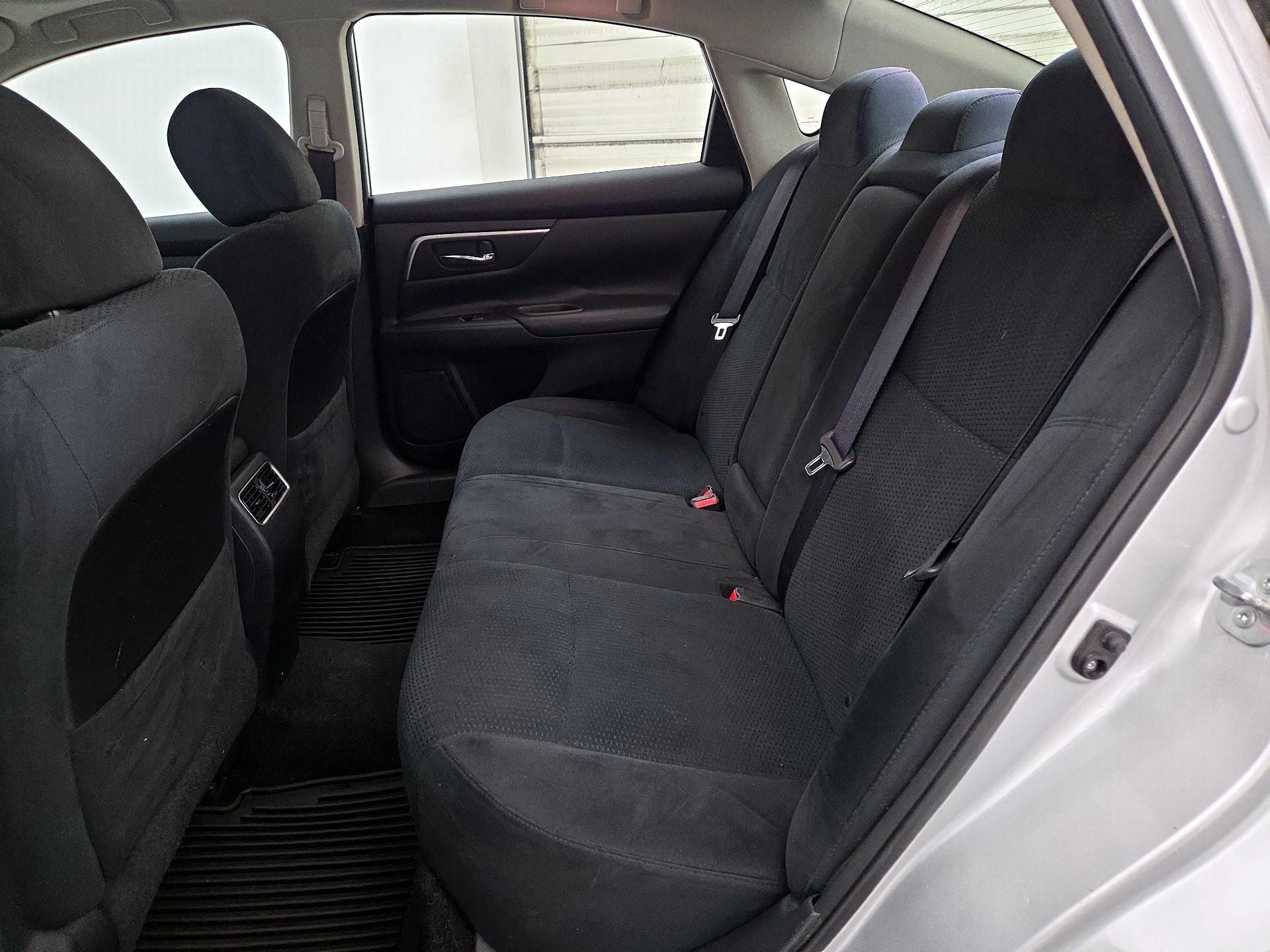 Thumbnail: 2015 Nissan Altima - 20