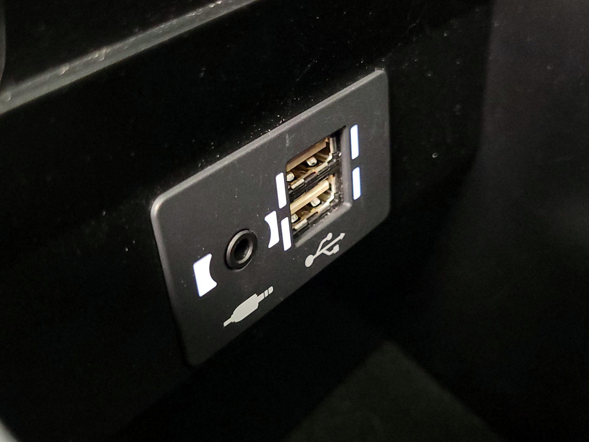 Thumbnail: 2022 Lexus UX - 18