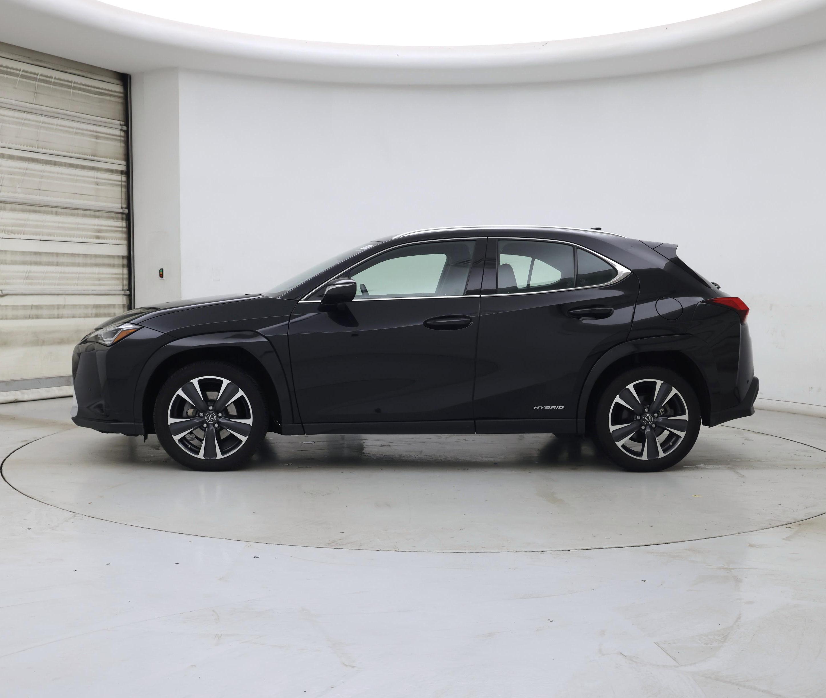 Thumbnail: 2022 Lexus UX - 3