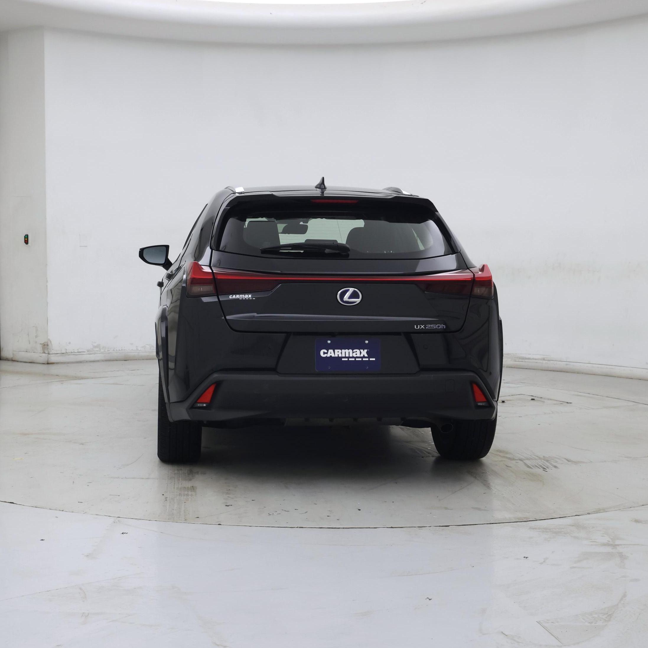 Thumbnail: 2022 Lexus UX - 6