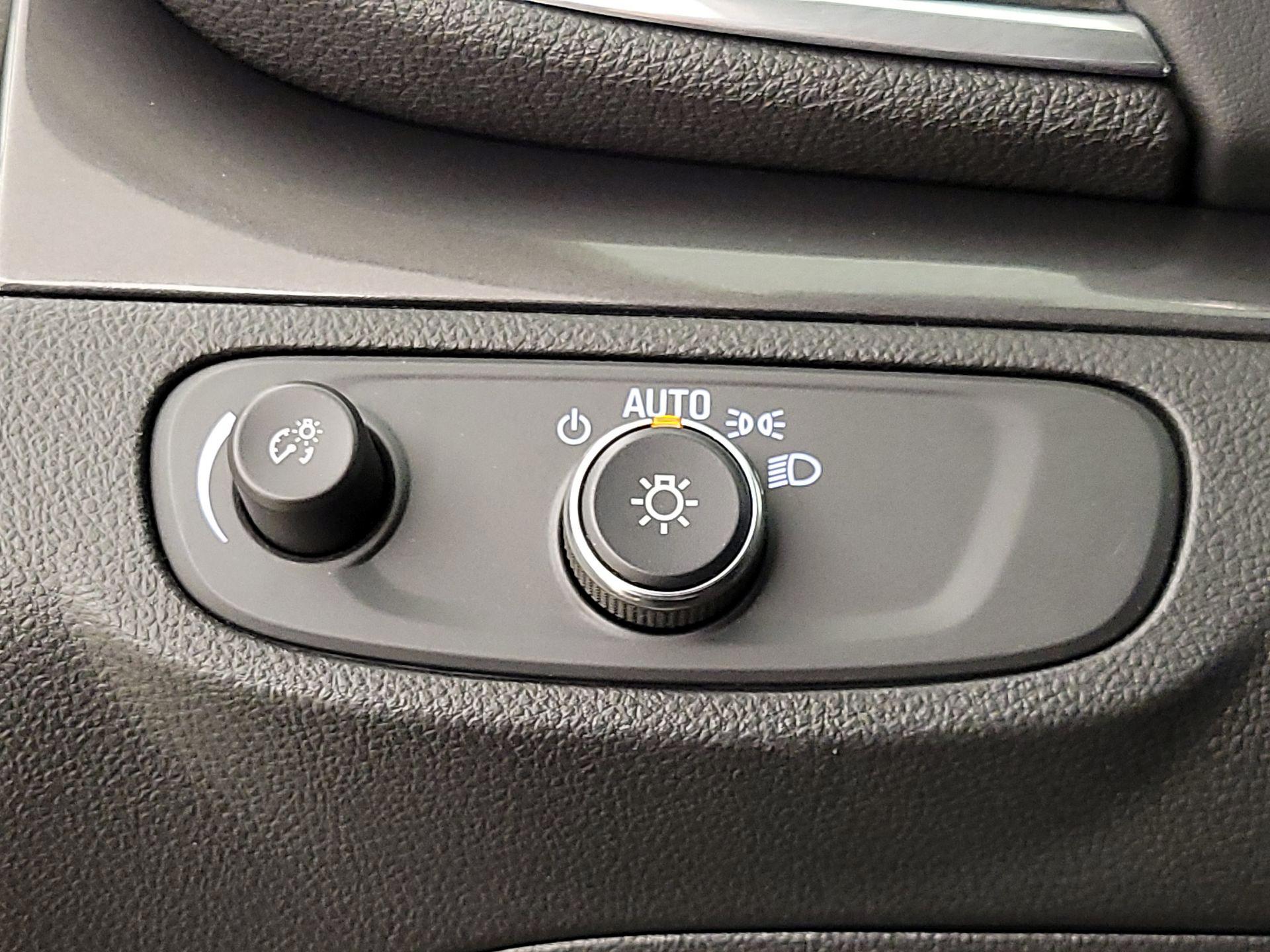 Thumbnail: 2018 Buick Encore - 13