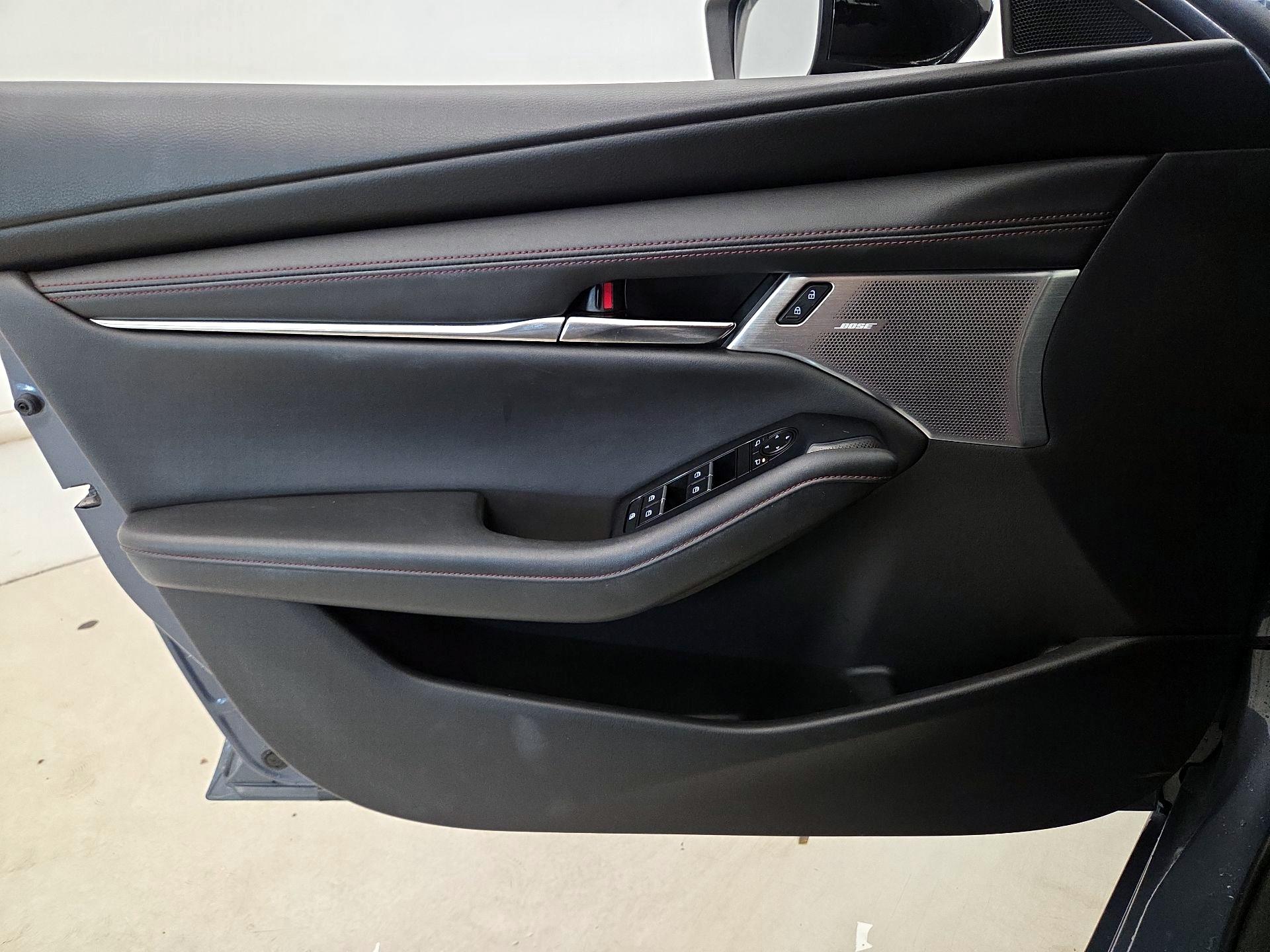Thumbnail: 2022 Mazda Mazda3 - 12