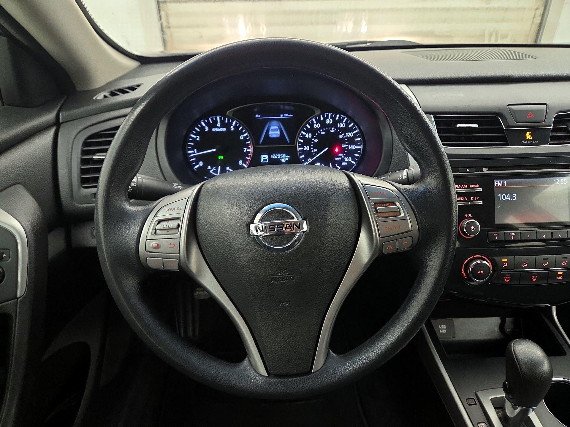 Thumbnail: 2015 Nissan Altima - 10