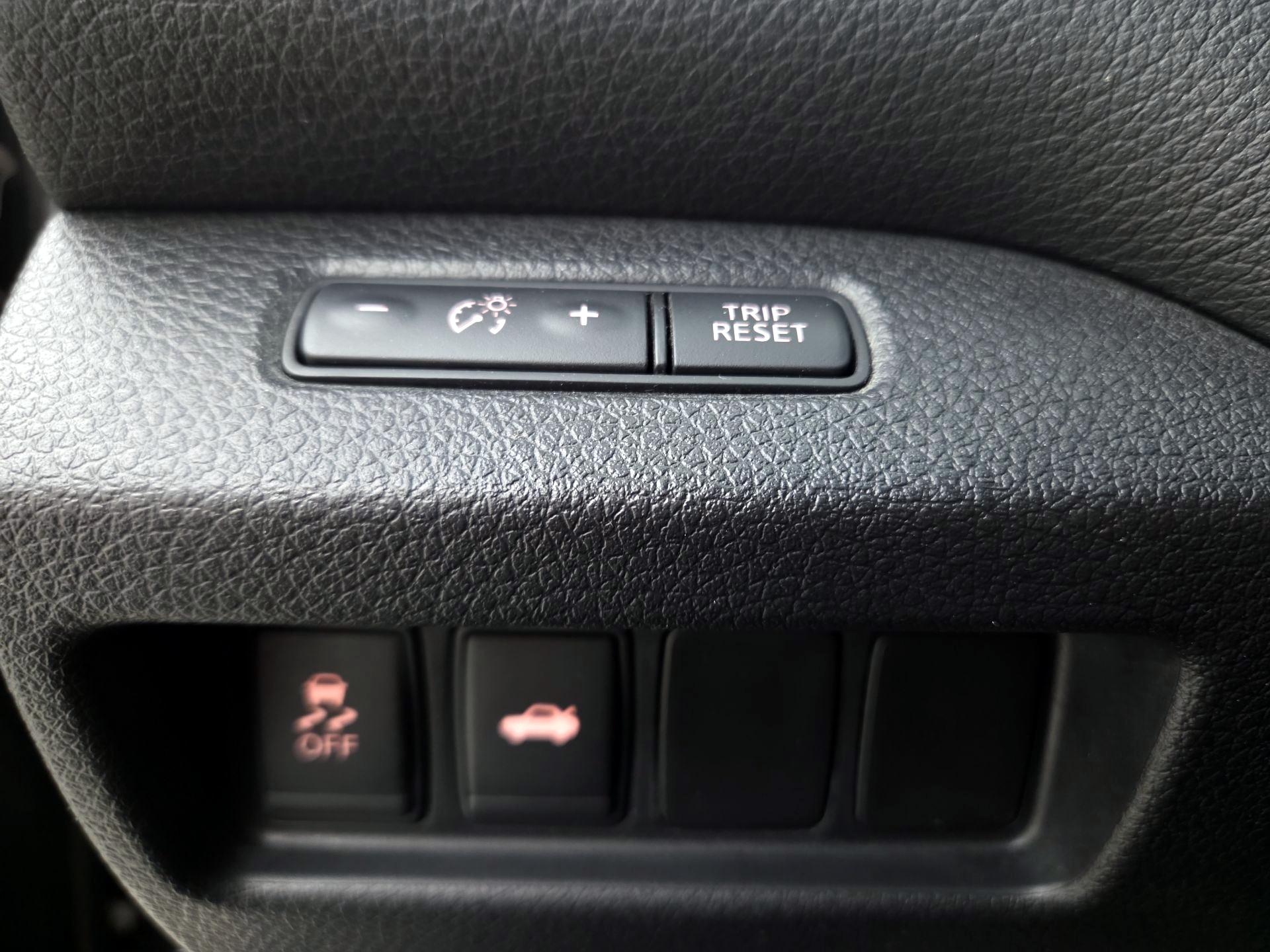 Thumbnail: 2015 Nissan Altima - 13