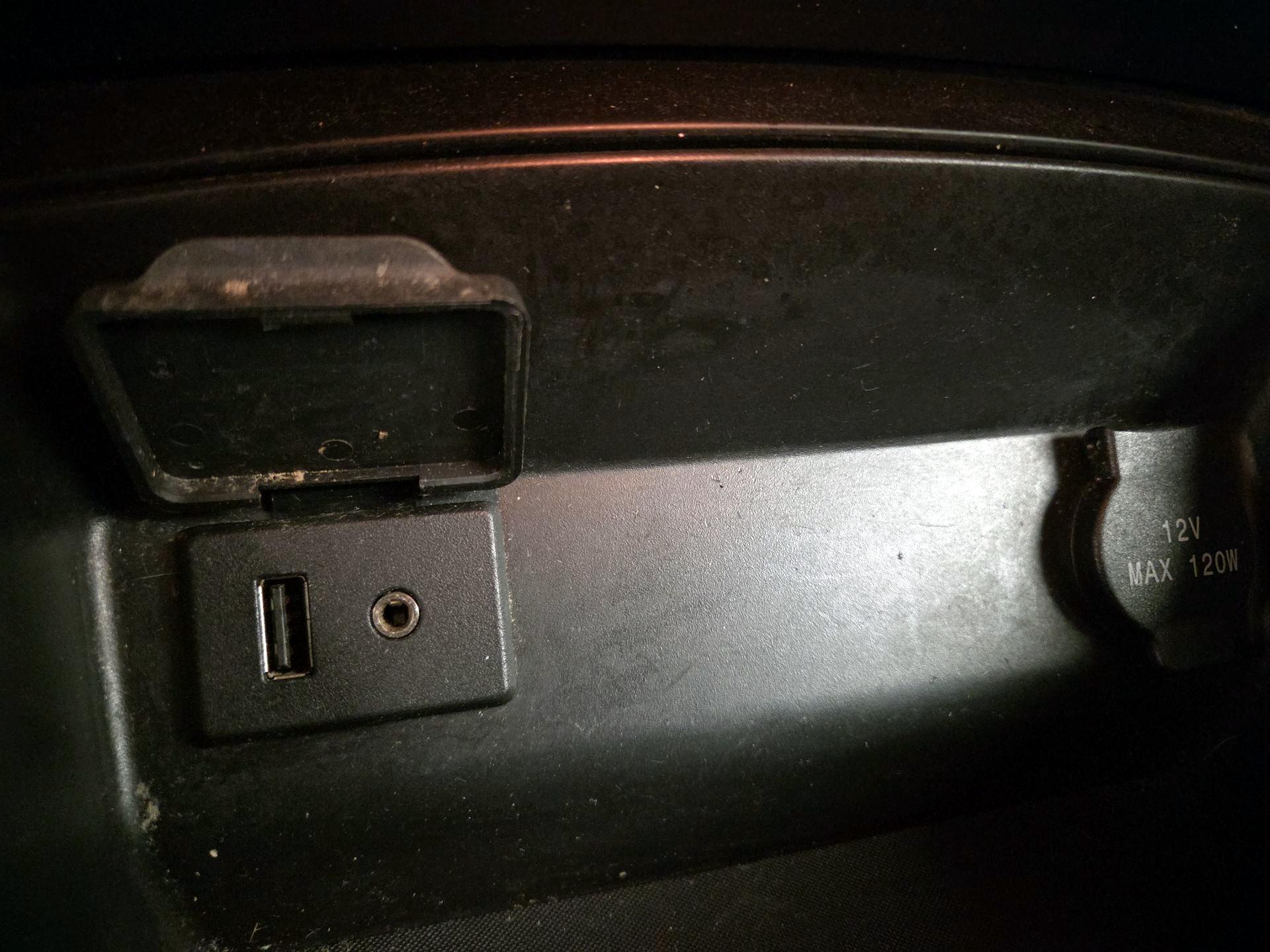 Thumbnail: 2015 Nissan Altima - 18