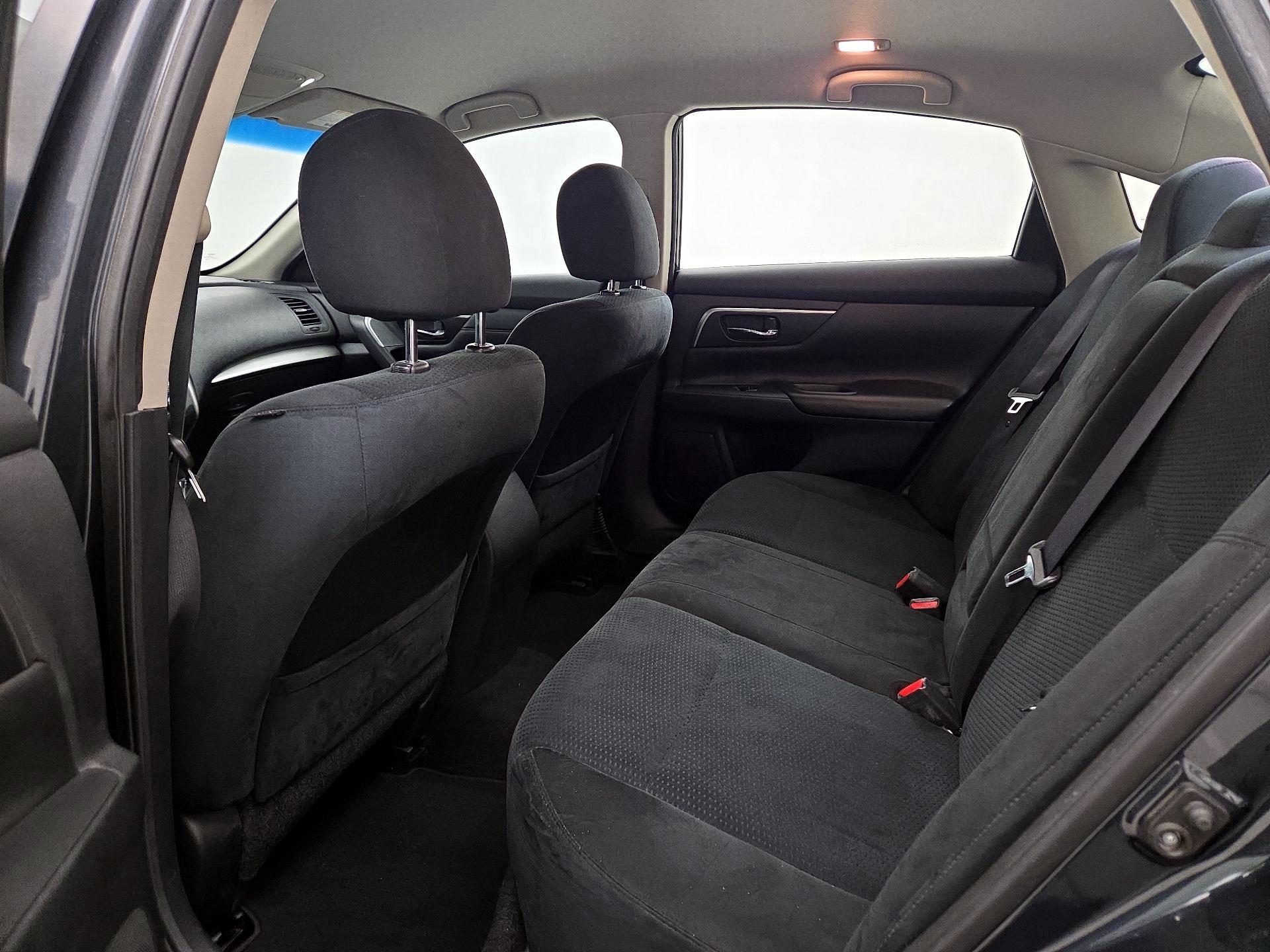 Thumbnail: 2015 Nissan Altima - 19