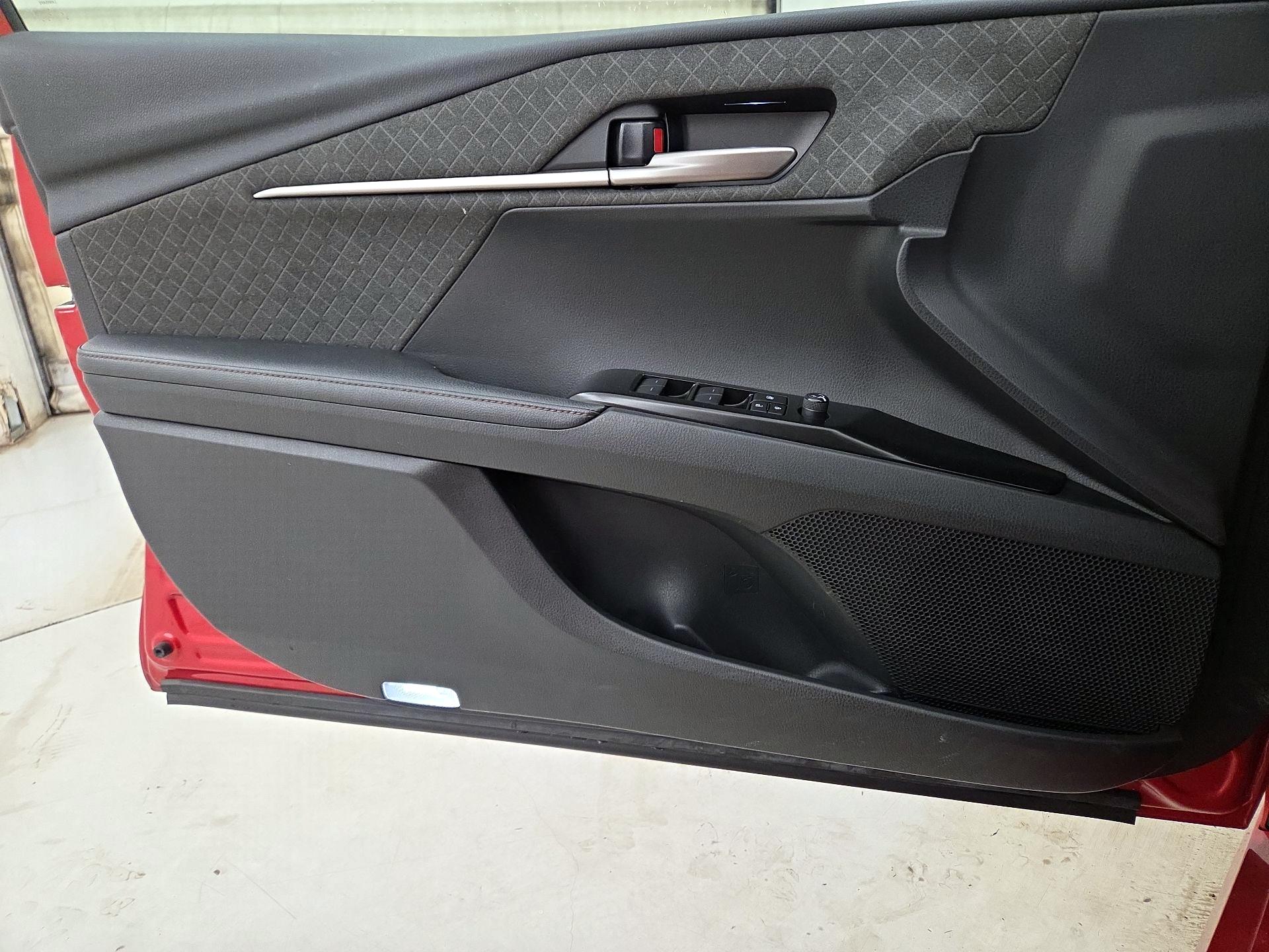 Thumbnail: 2025 Toyota Camry - 12