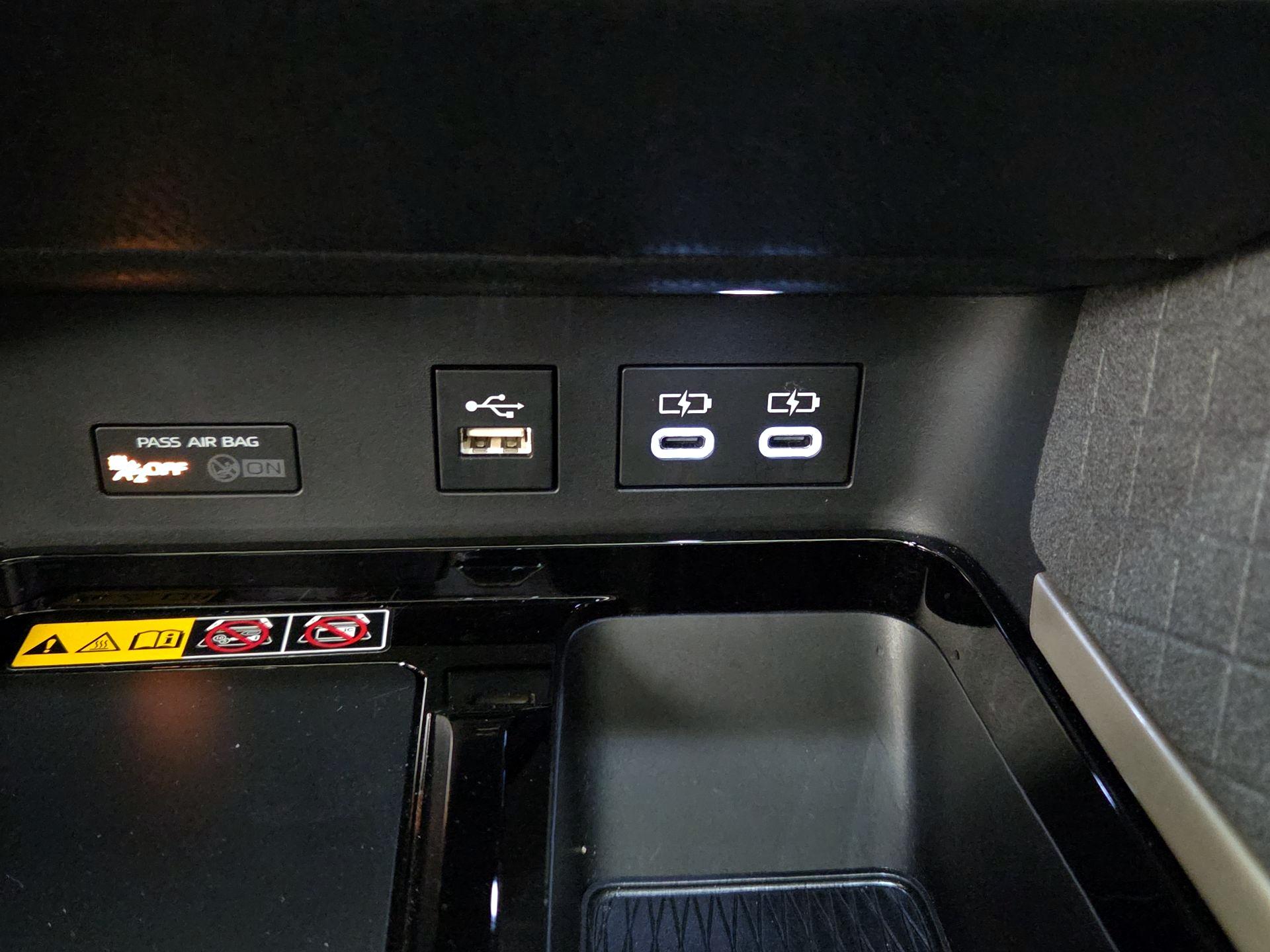 Thumbnail: 2025 Toyota Camry - 17