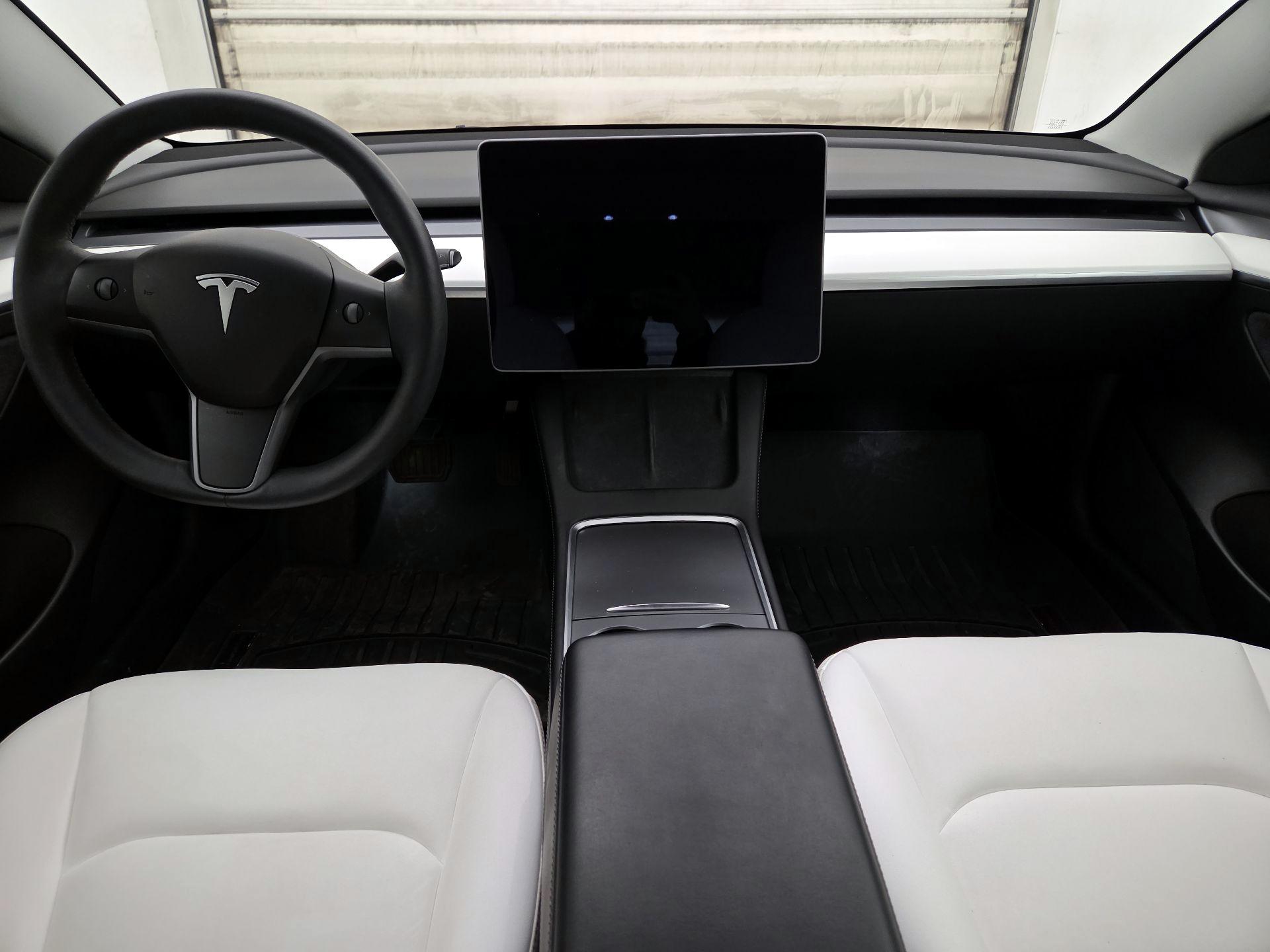 Thumbnail: 2022 Tesla Model 3 - 9