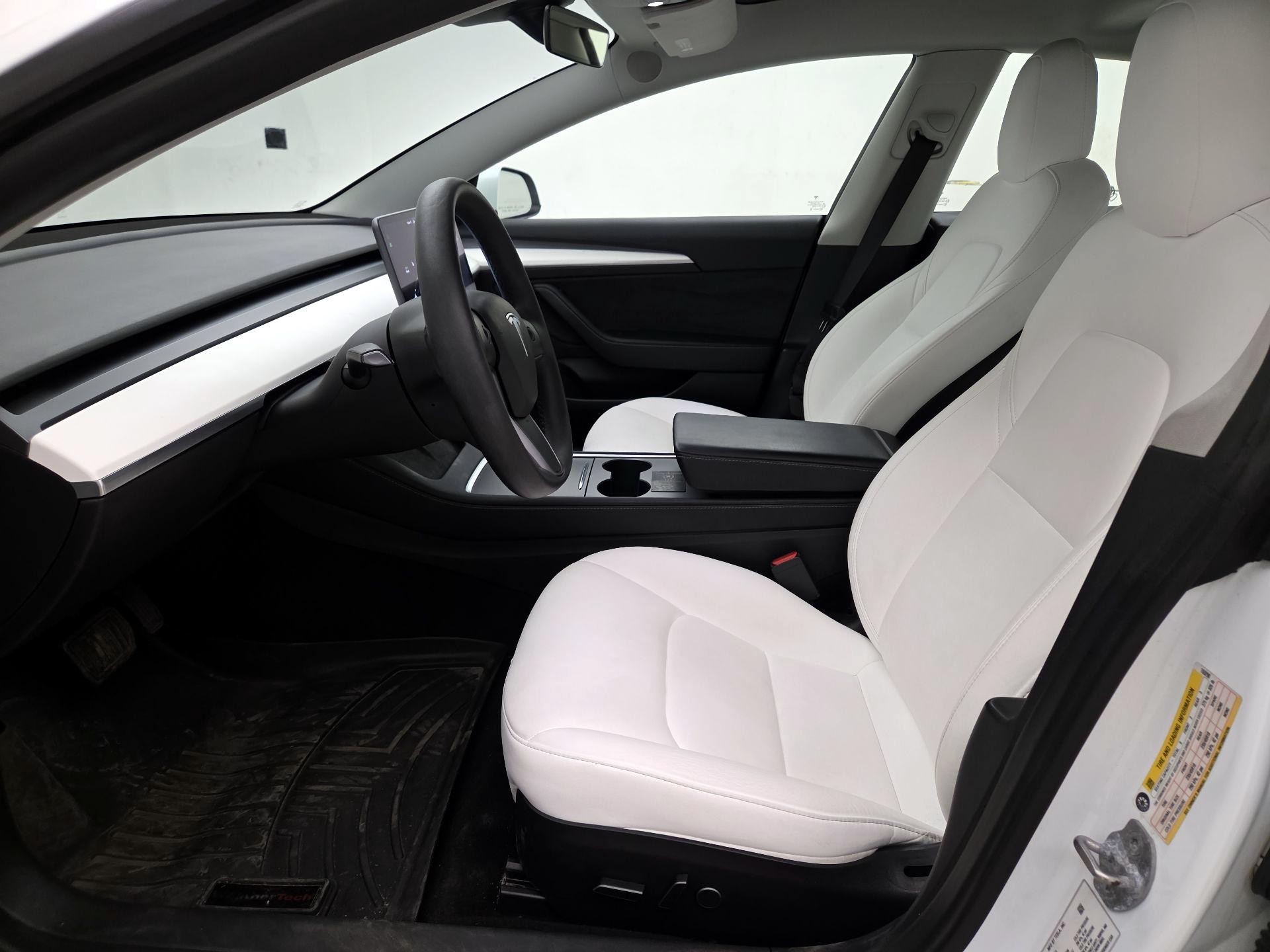 Thumbnail: 2022 Tesla Model 3 - 11