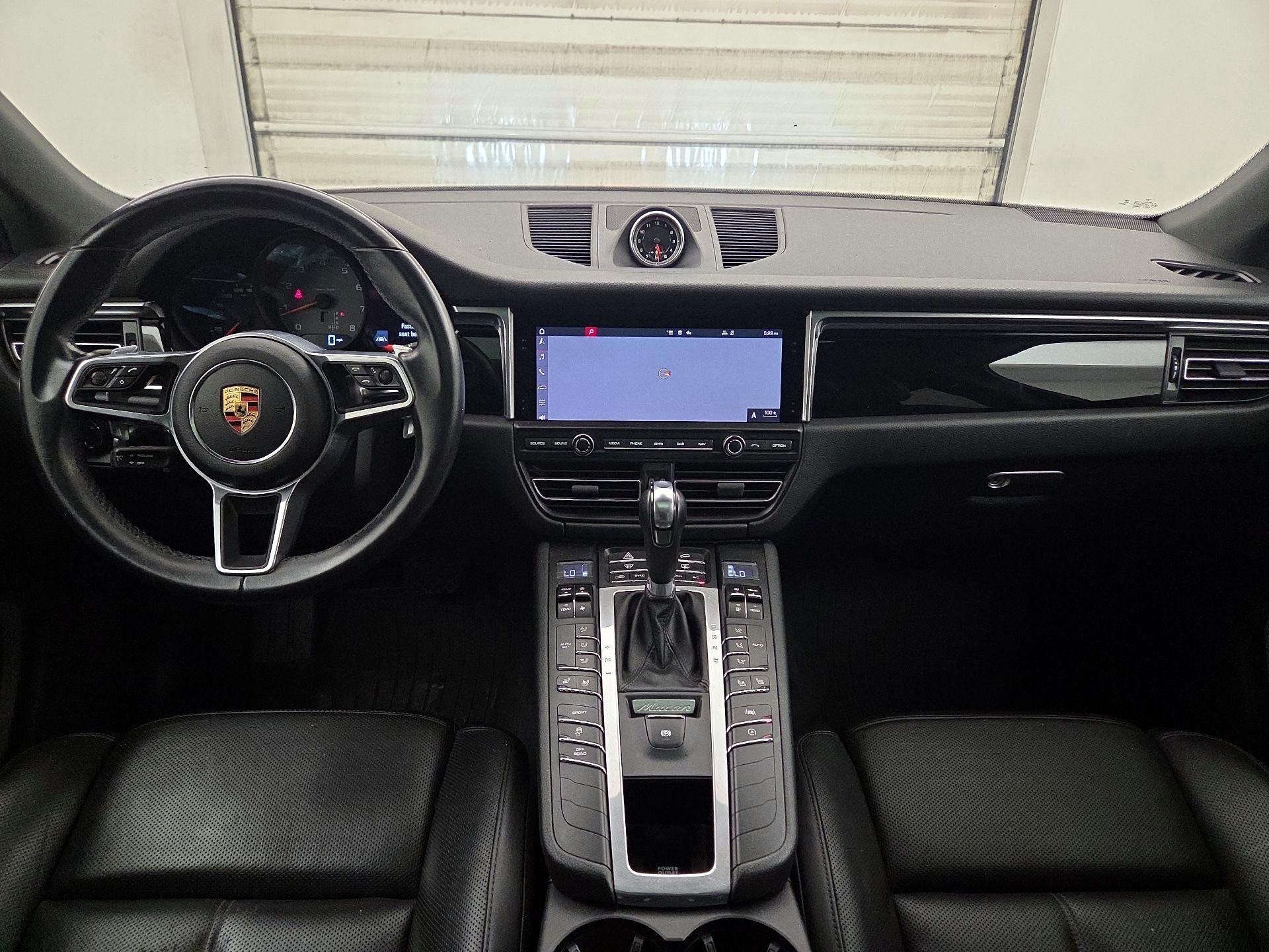 Thumbnail: 2021 Porsche Macan - 9