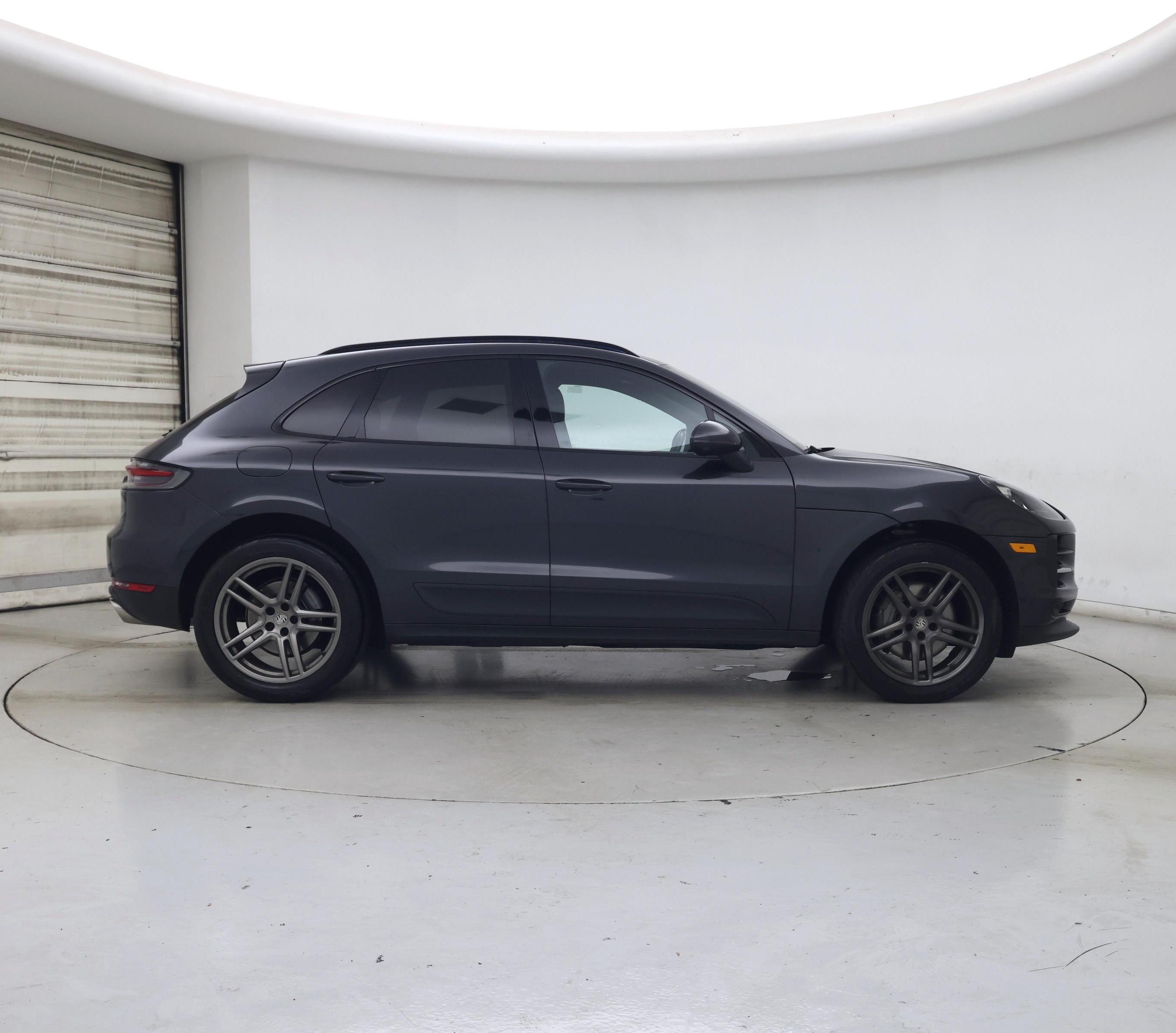 Thumbnail: 2021 Porsche Macan - 7