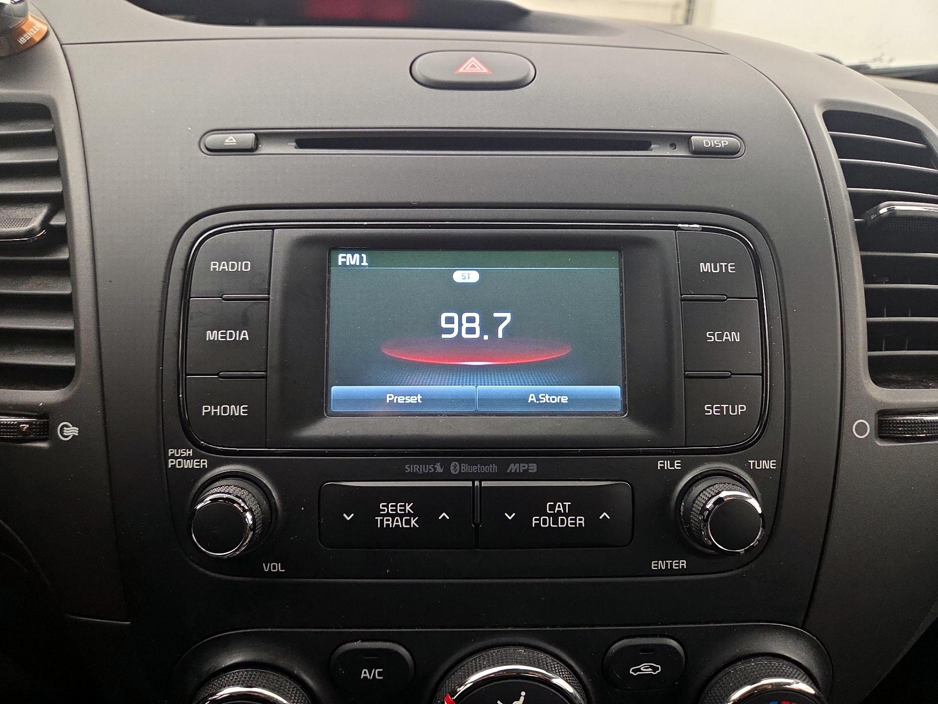 Thumbnail: 2016 Kia Forte - 15