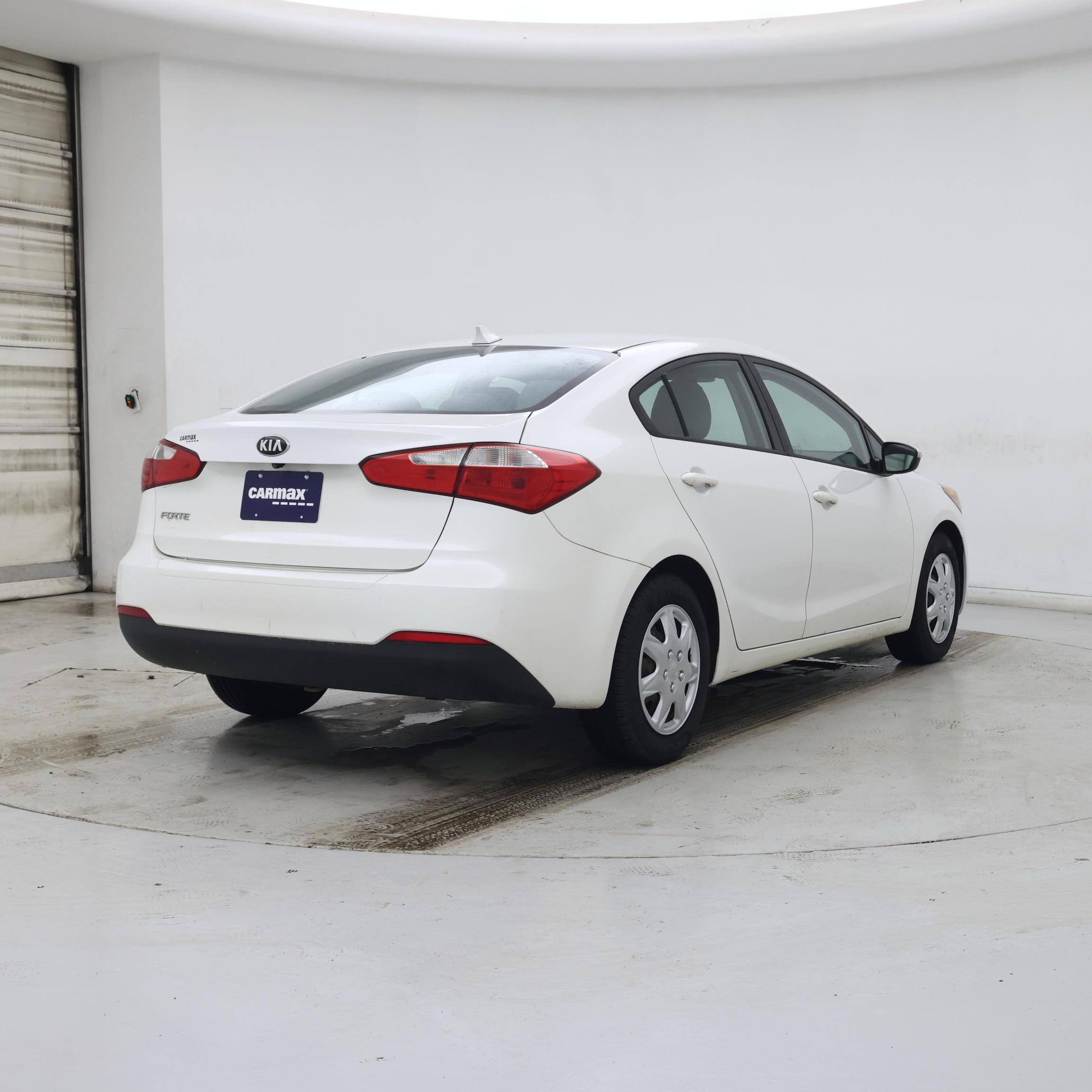 Thumbnail: 2016 Kia Forte - 8