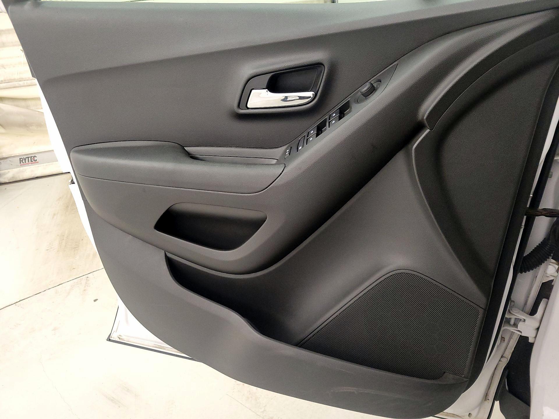 Thumbnail: 2019 Chevrolet Trax - 12