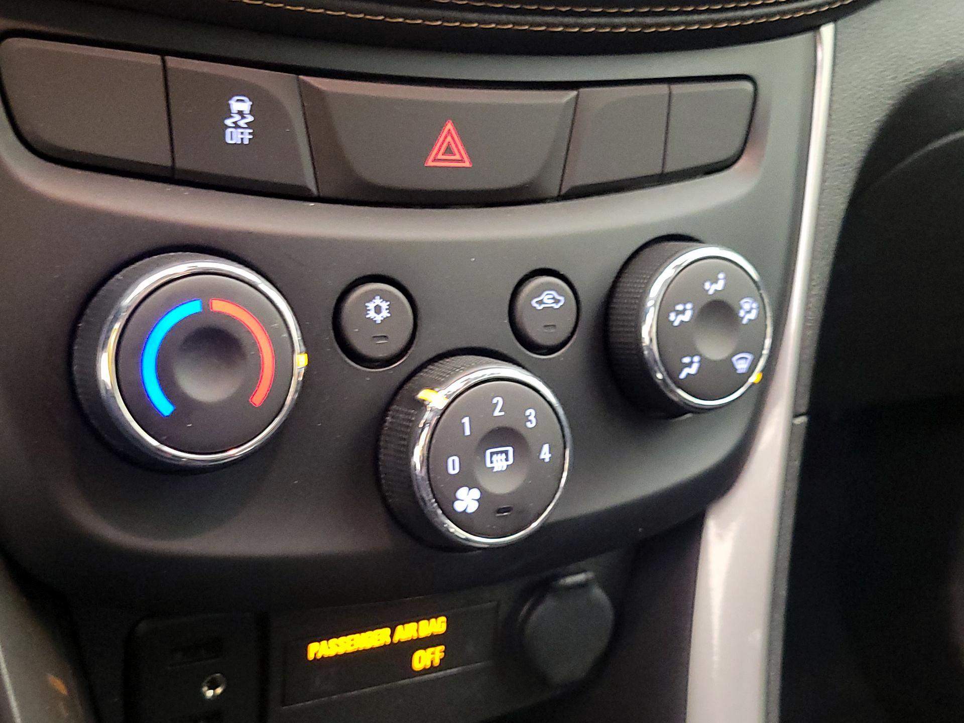 Thumbnail: 2019 Chevrolet Trax - 16