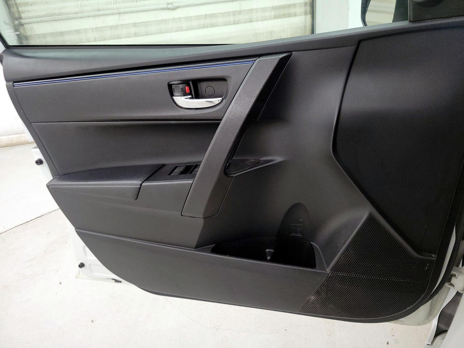 Thumbnail: 2017 Toyota Corolla - 12