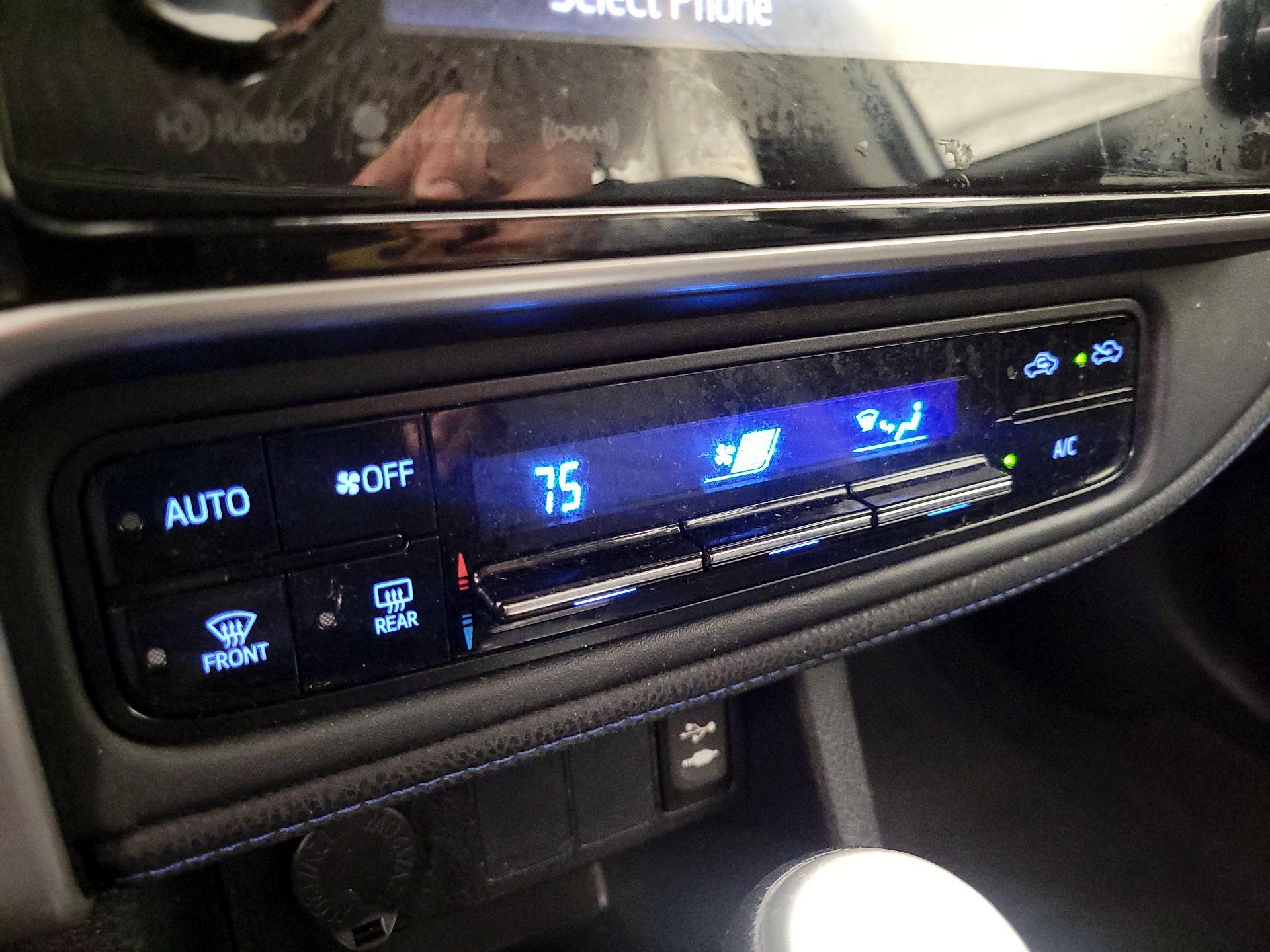 Thumbnail: 2017 Toyota Corolla - 16