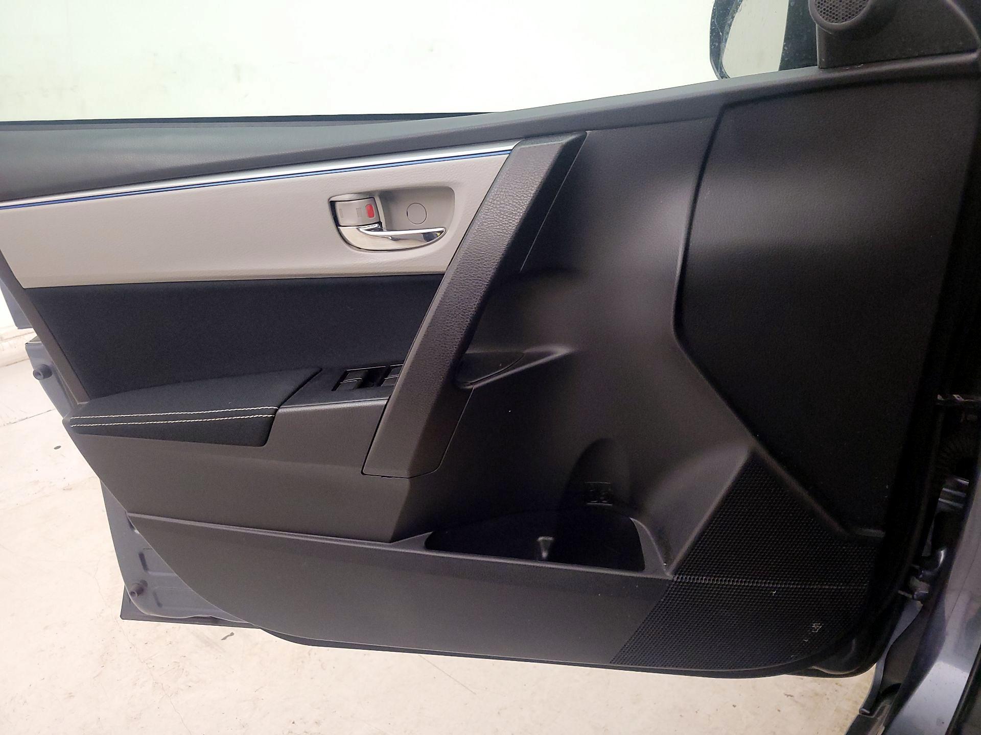 Thumbnail: 2015 Toyota Corolla - 12