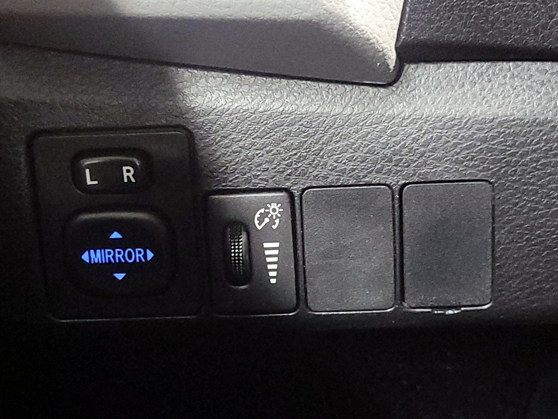 Thumbnail: 2015 Toyota Corolla - 13