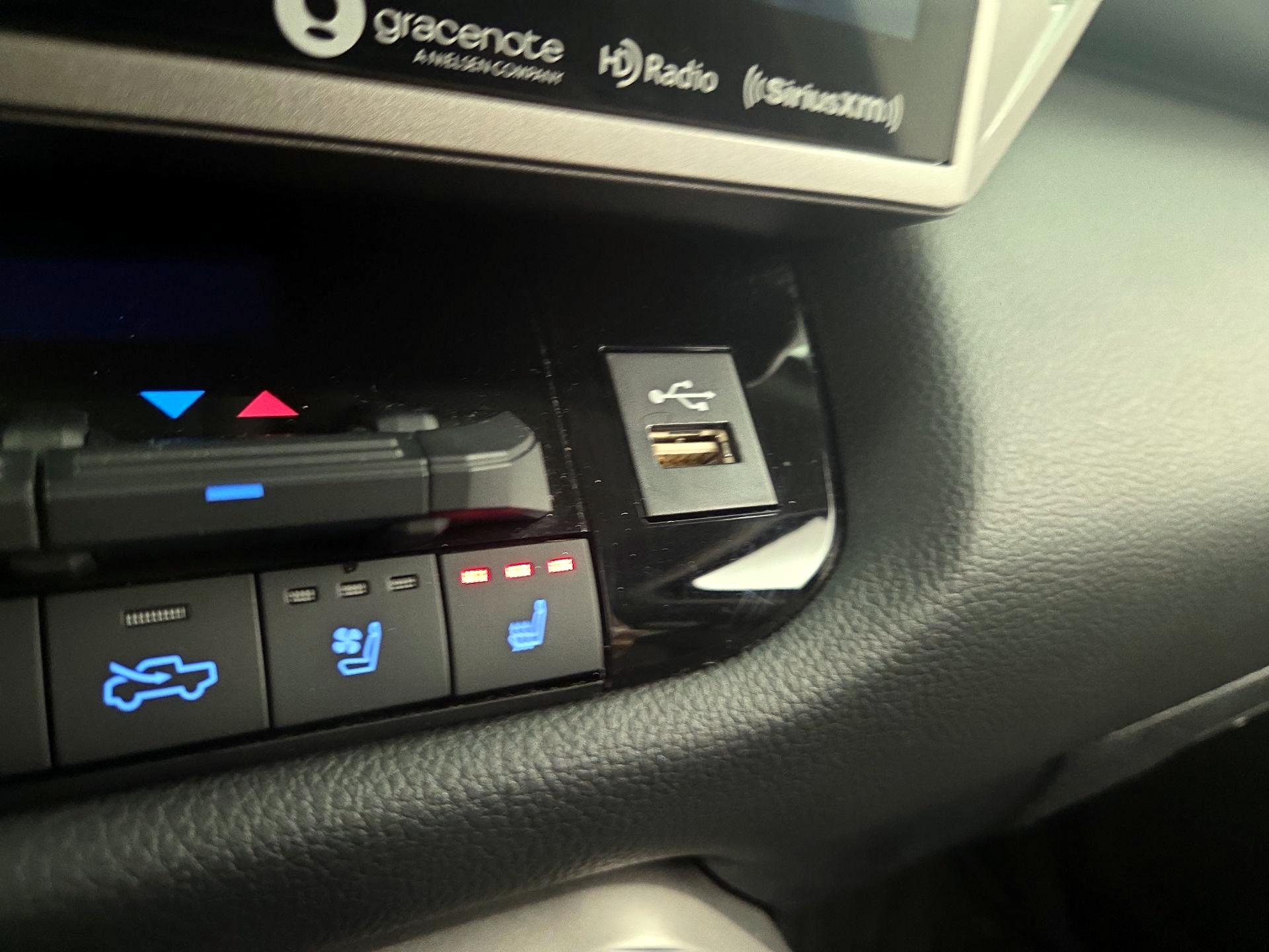 Thumbnail: 2024 Toyota Tundra - 18