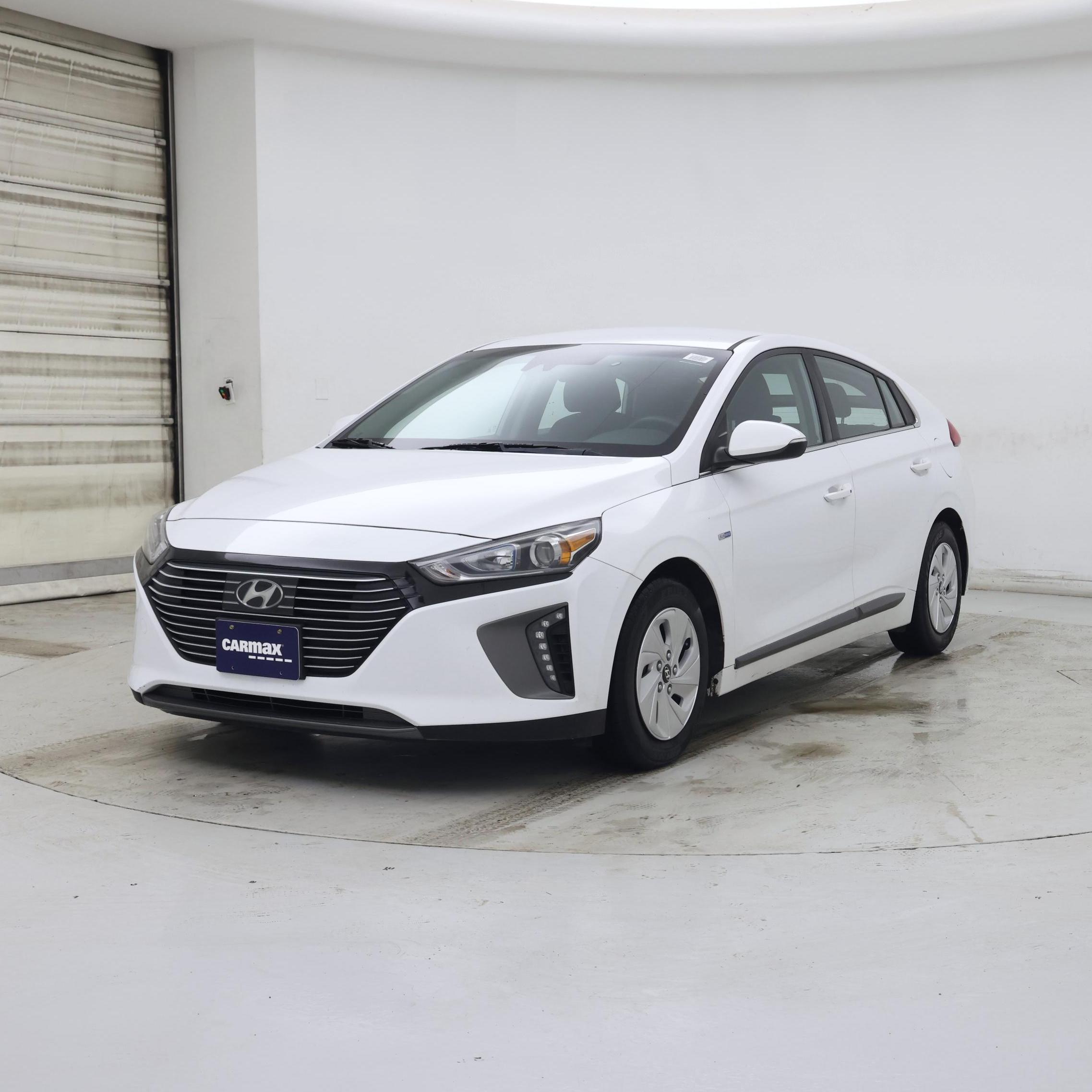 Thumbnail: 2019 Hyundai Ioniq - 4