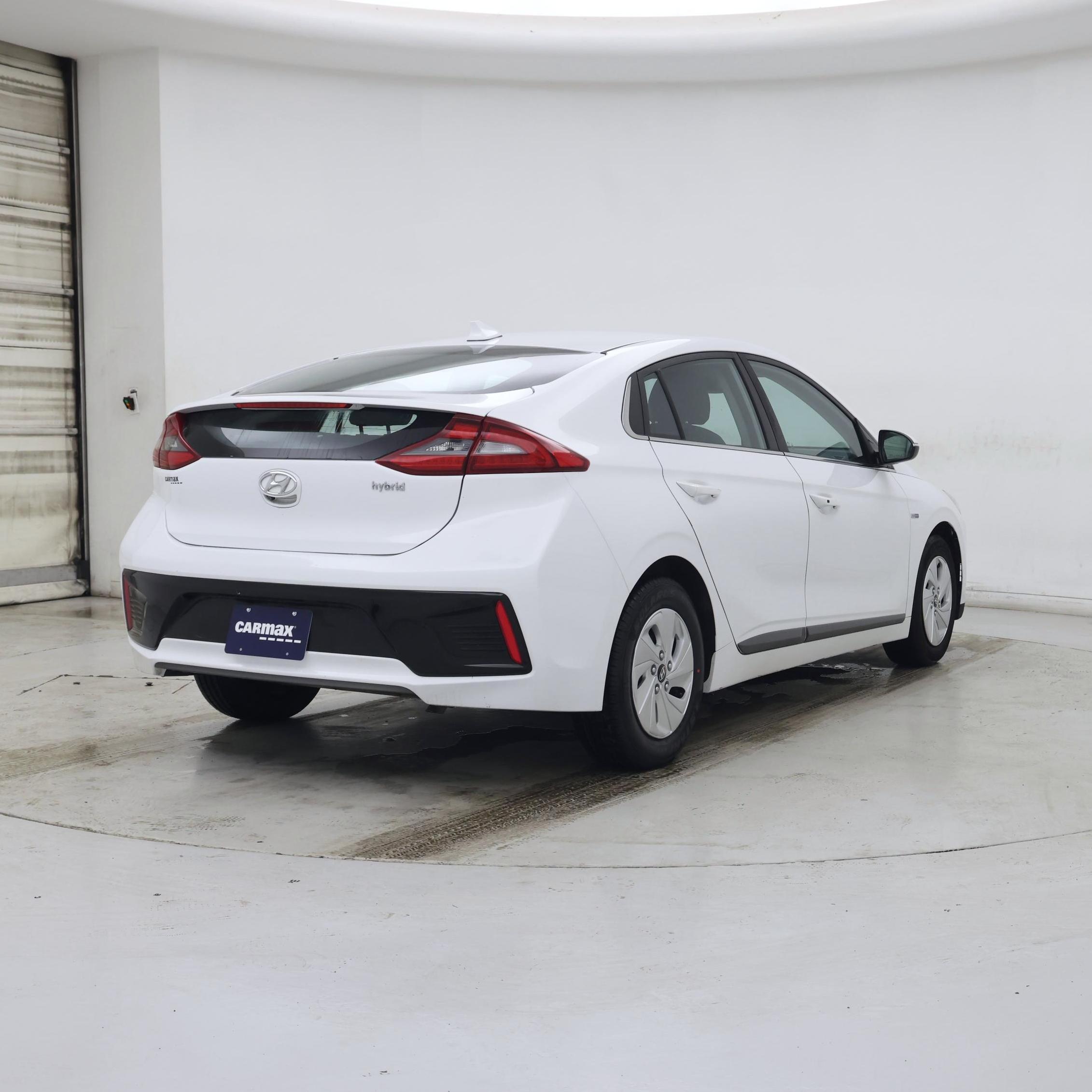 Thumbnail: 2019 Hyundai Ioniq - 8