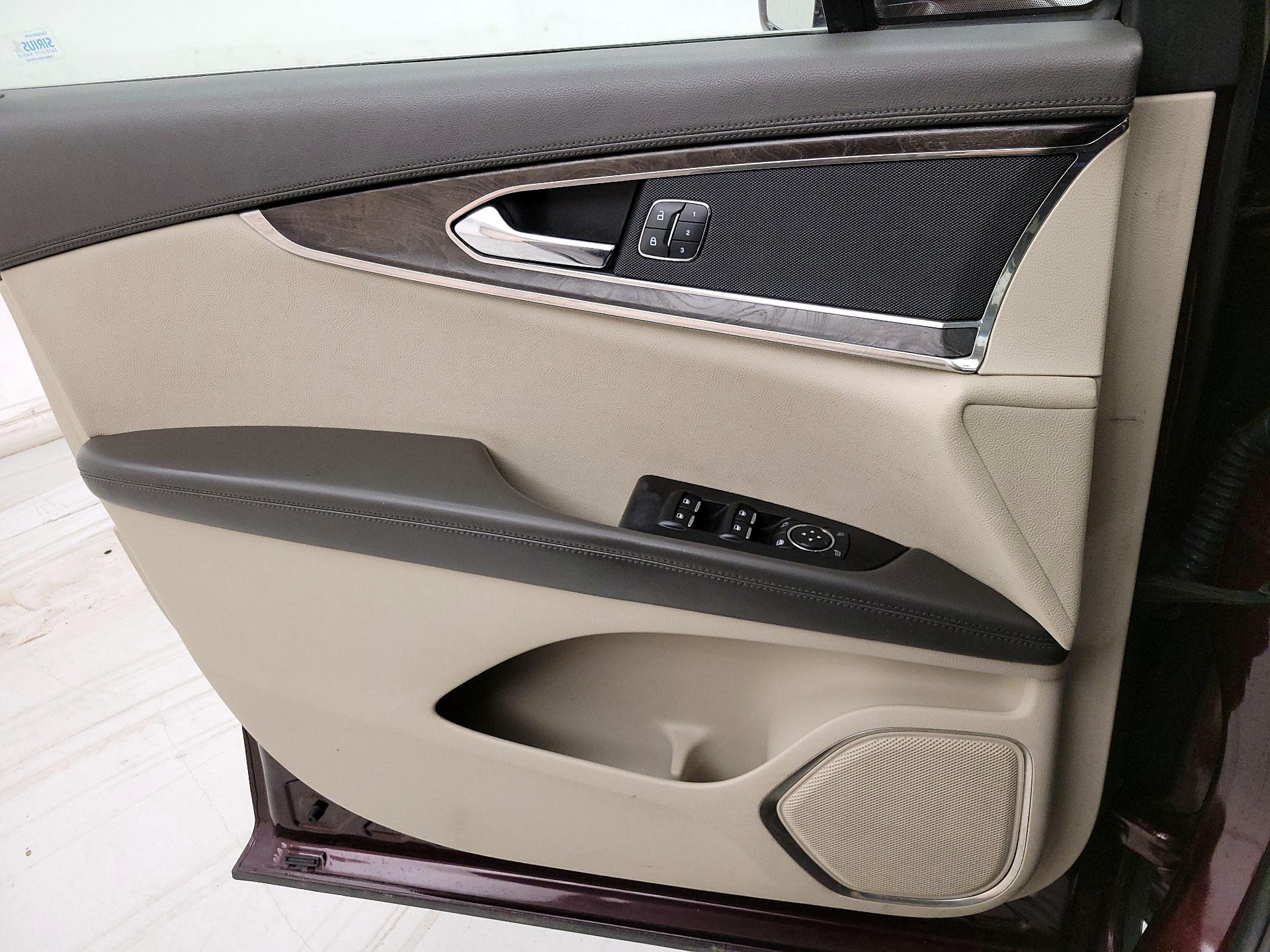 Thumbnail: 2017 Lincoln MKX - 12