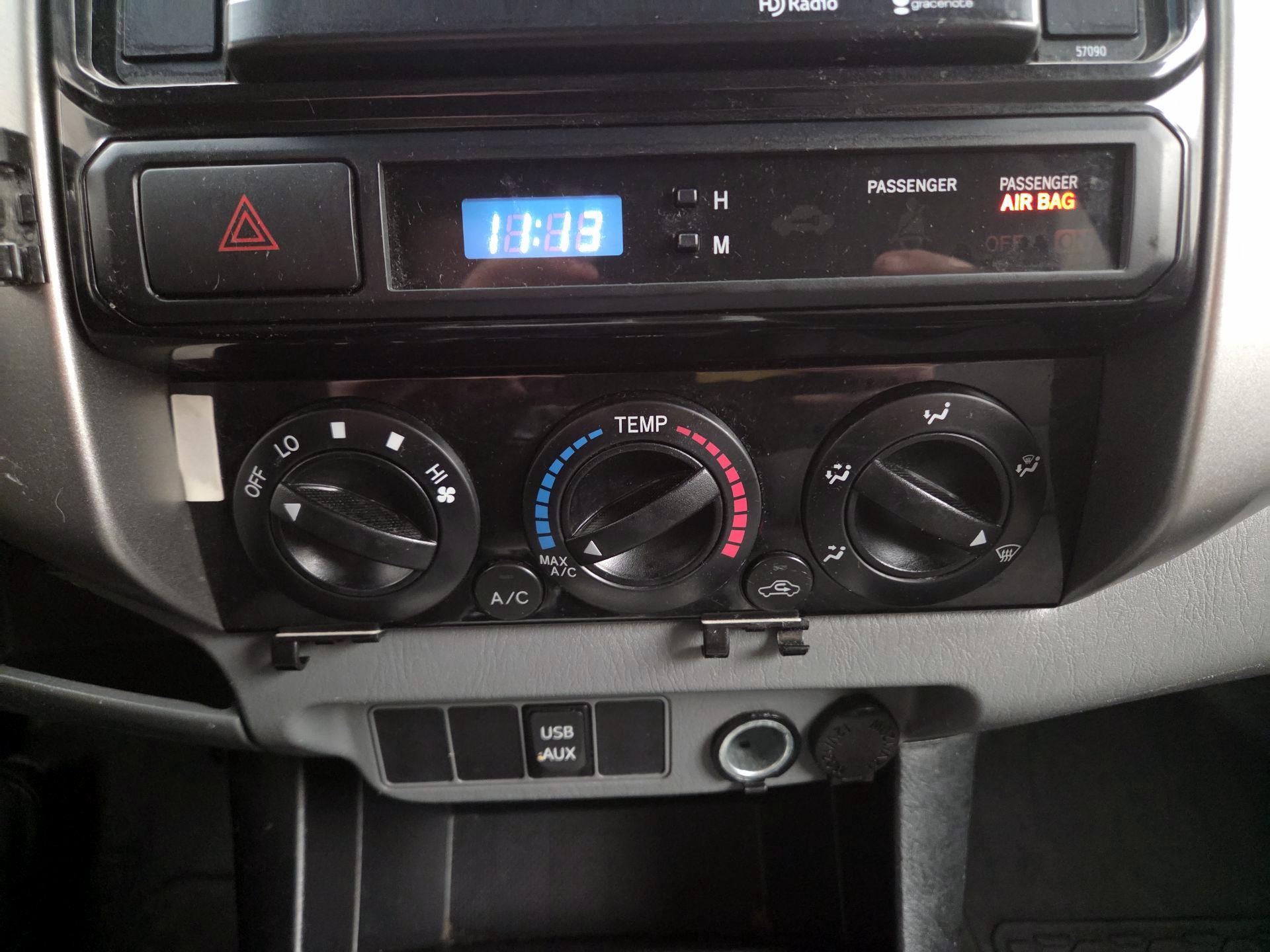 Thumbnail: 2014 Toyota Tacoma - 16